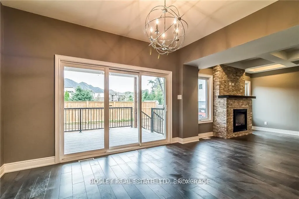 Photo 18 of 6168 Curlin Crescent, Niagara Falls, Forestview — HOMEH