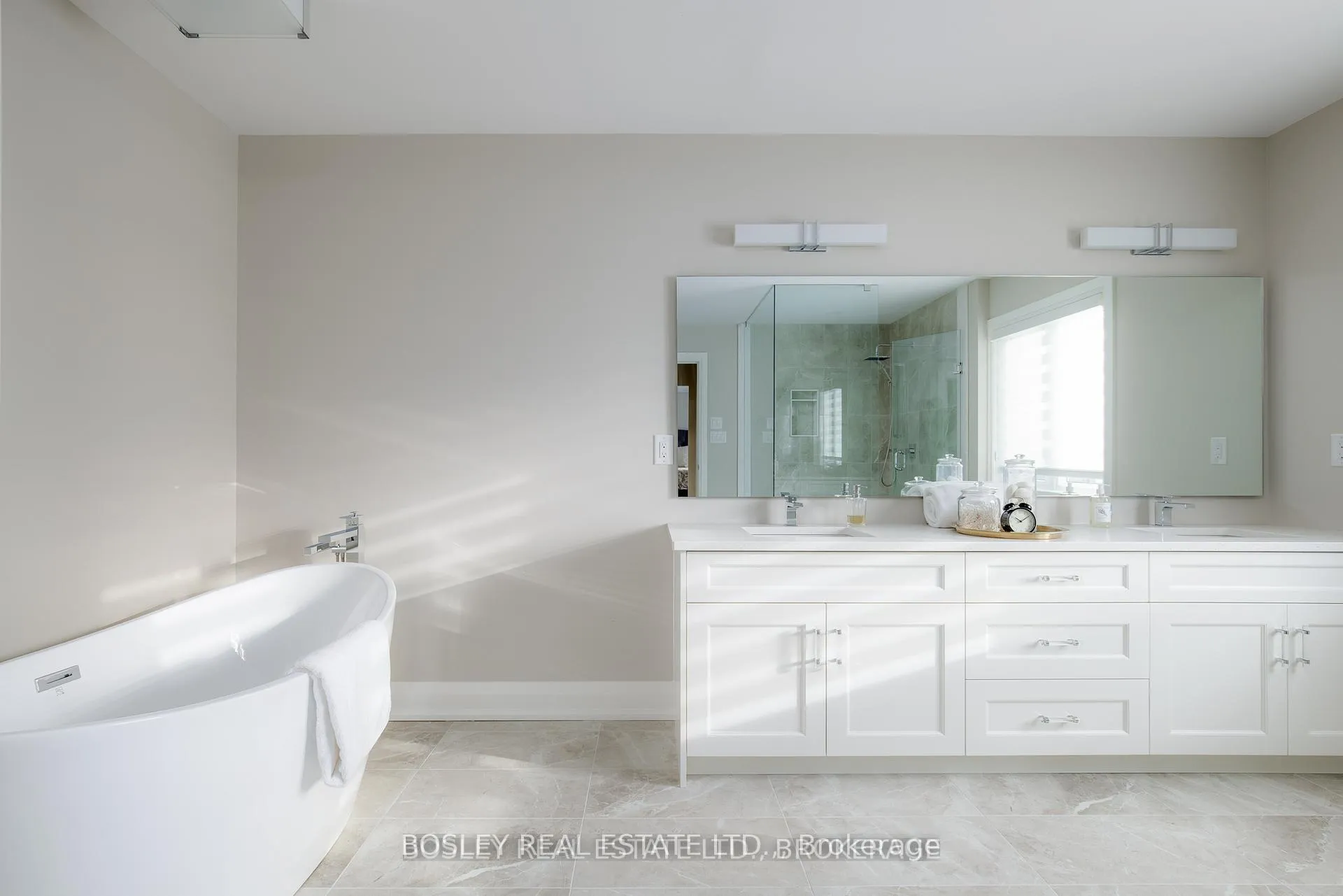 Photo 27 of 6168 Curlin Crescent, Niagara Falls, Forestview — HOMEH