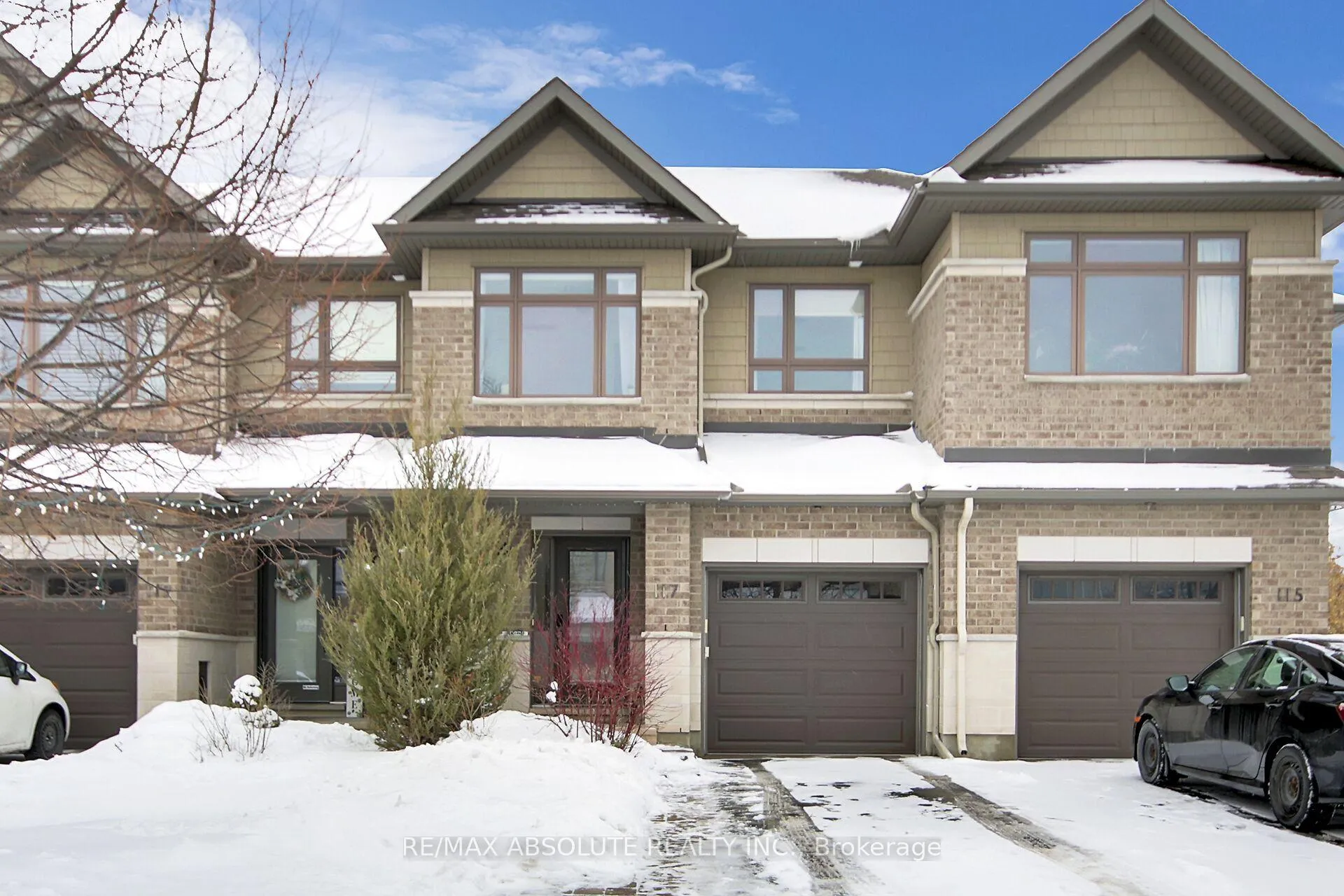 Front of 117 Woodhurst Crescent