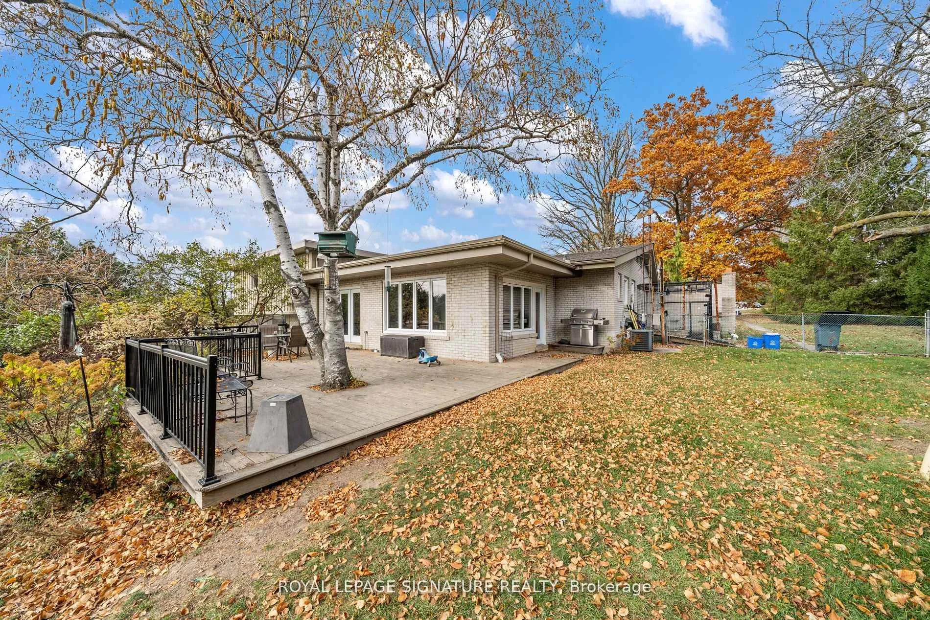 Photo 9 of 83 Sylvadene Parkway, Vaughan, East Woodbridge — HOMEH
