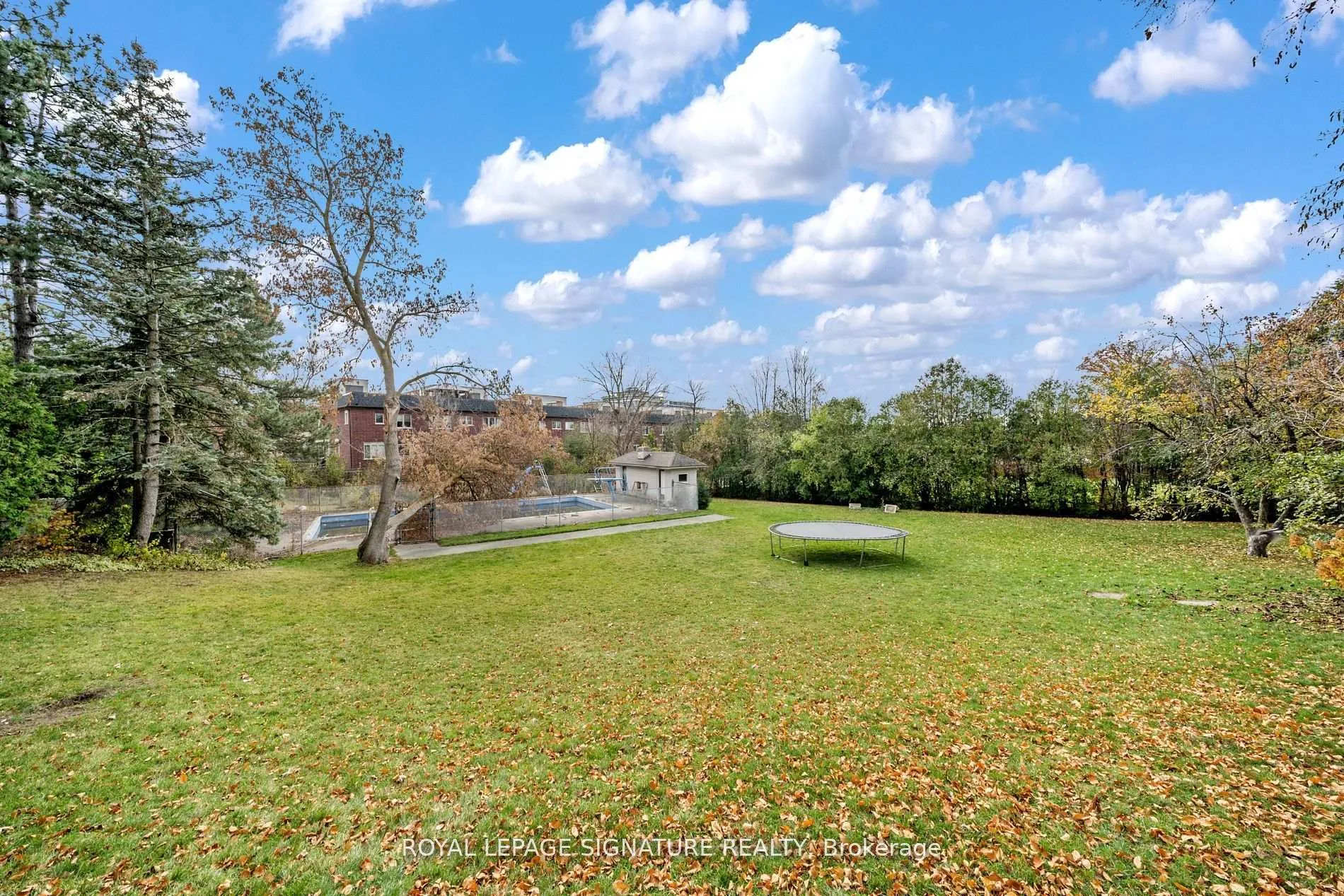 Photo 13 of 83 Sylvadene Parkway, Vaughan, East Woodbridge — HOMEH
