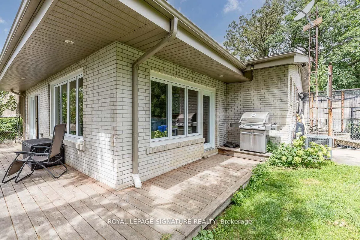 Photo 17 of 83 Sylvadene Parkway, Vaughan, East Woodbridge — HOMEH