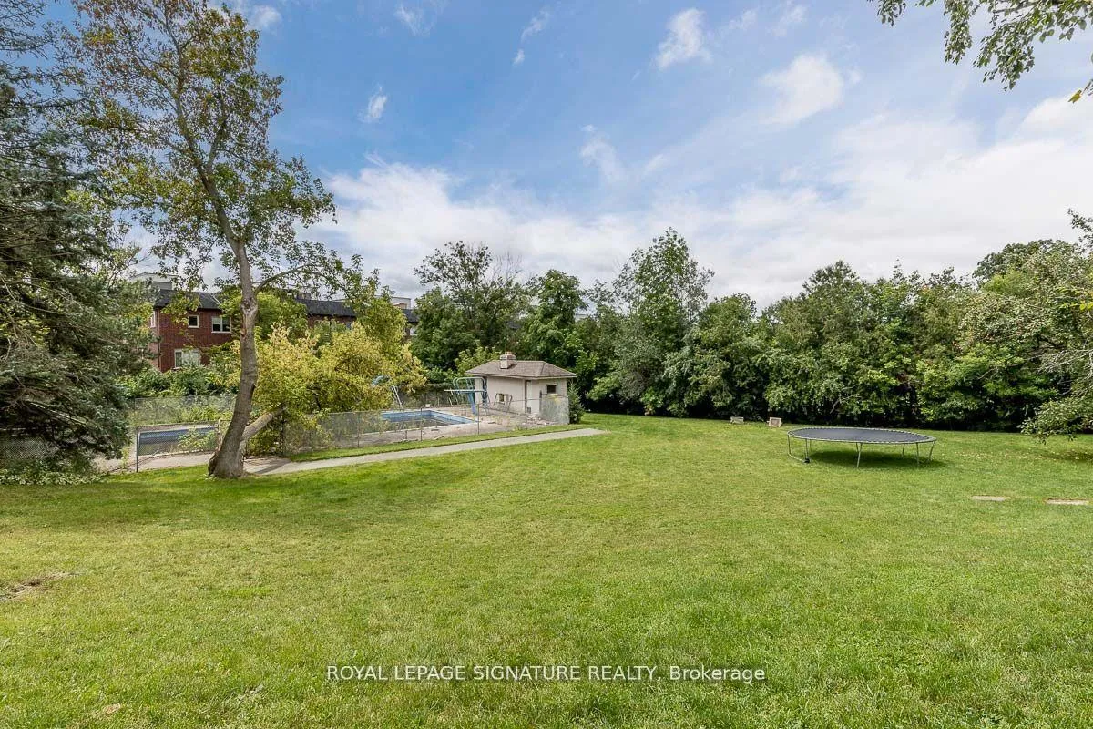 Photo 20 of 83 Sylvadene Parkway, Vaughan, East Woodbridge — HOMEH