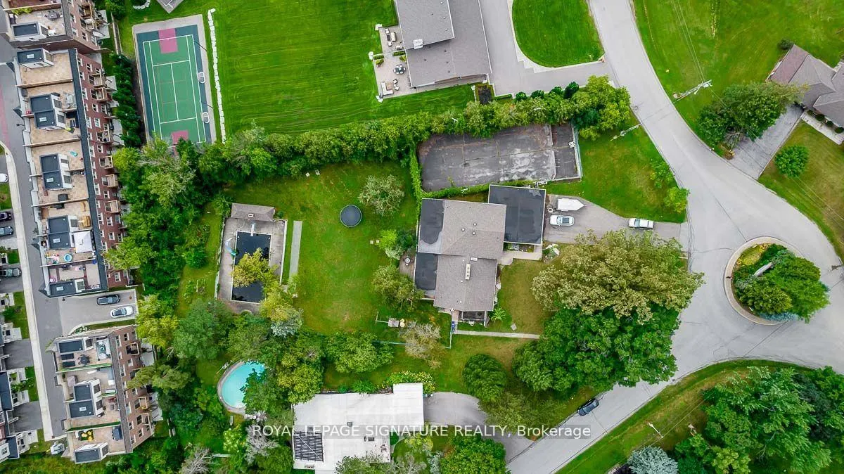 Photo 29 of 83 Sylvadene Parkway, Vaughan, East Woodbridge — HOMEH