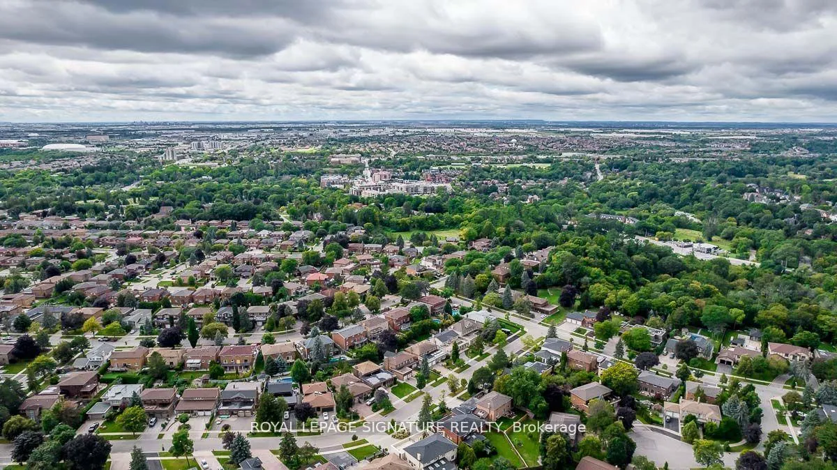 Photo 33 of 83 Sylvadene Parkway, Vaughan, East Woodbridge — HOMEH