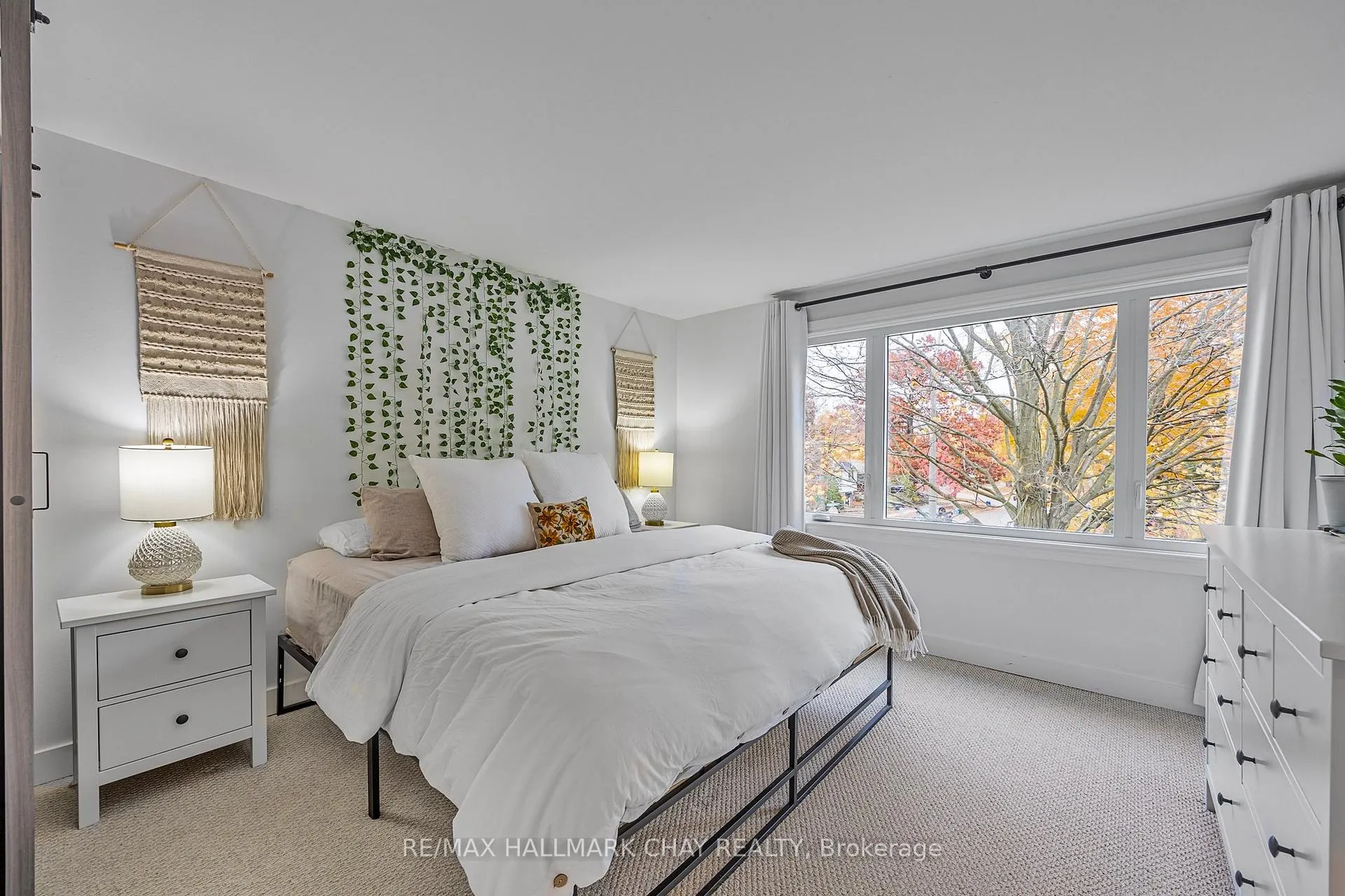Photo 11 of 46 Farmingdale Crescent, Barrie, Cundles East — HOMEH