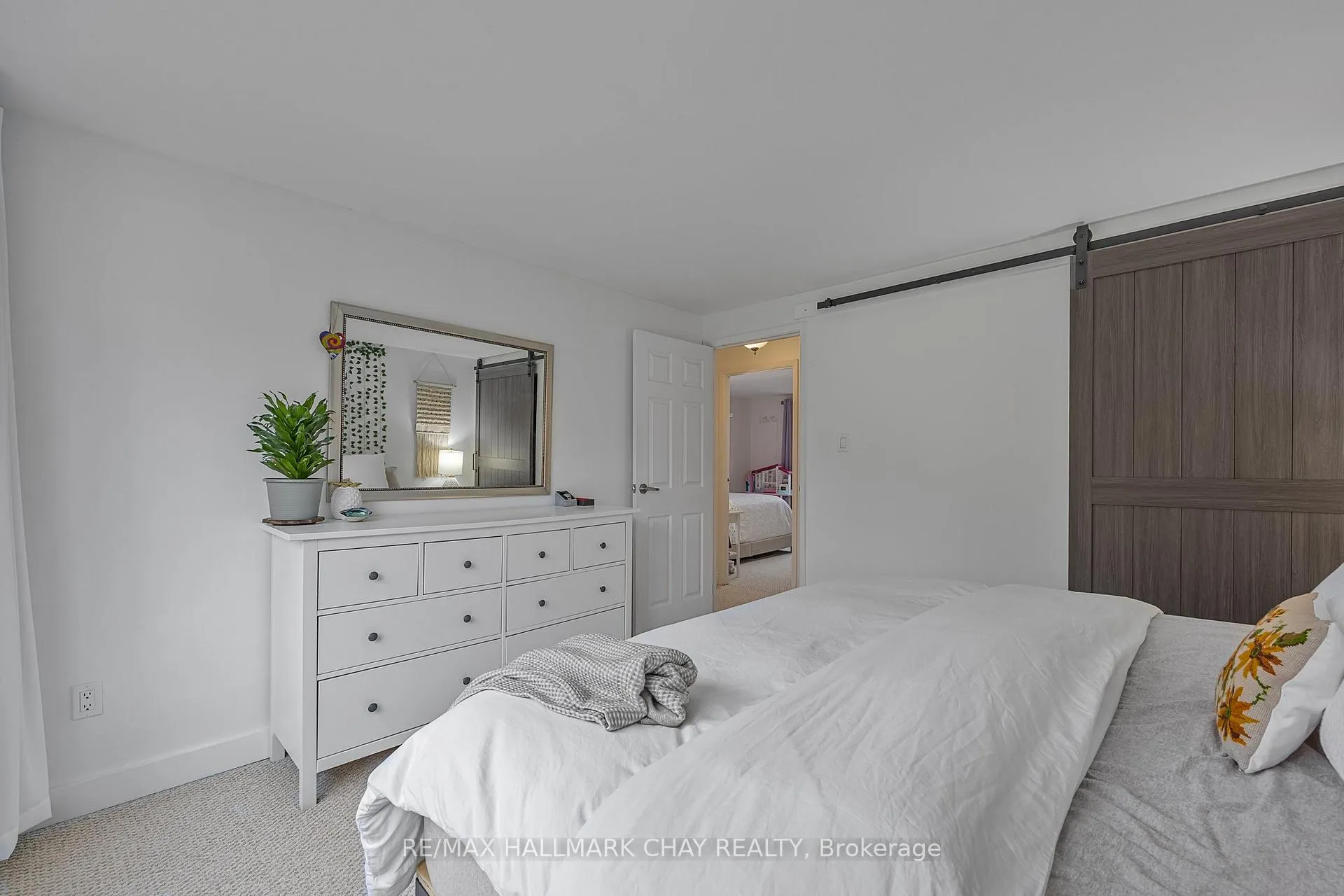 Photo 12 of 46 Farmingdale Crescent, Barrie, Cundles East — HOMEH