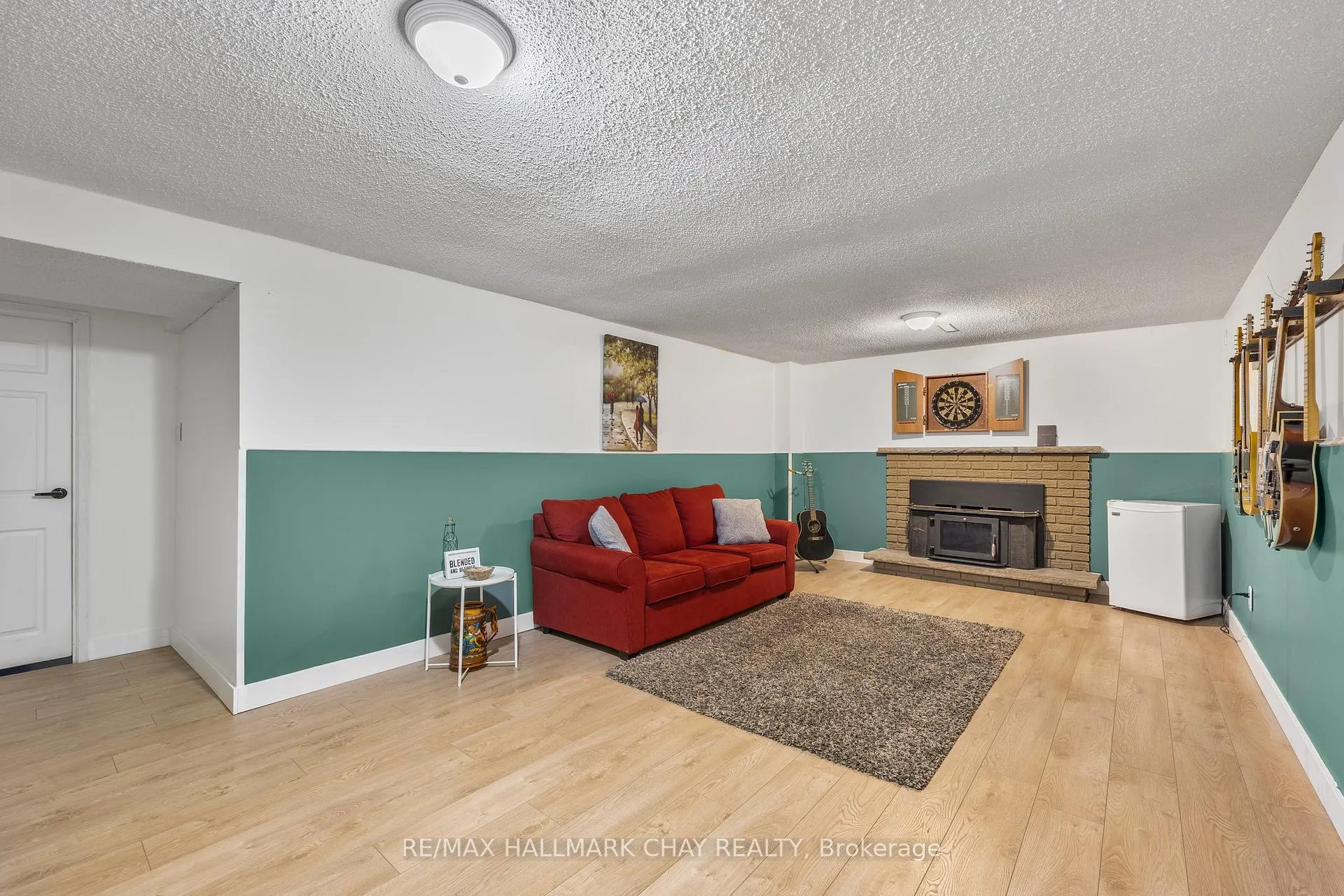 Photo 17 of 46 Farmingdale Crescent, Barrie, Cundles East — HOMEH