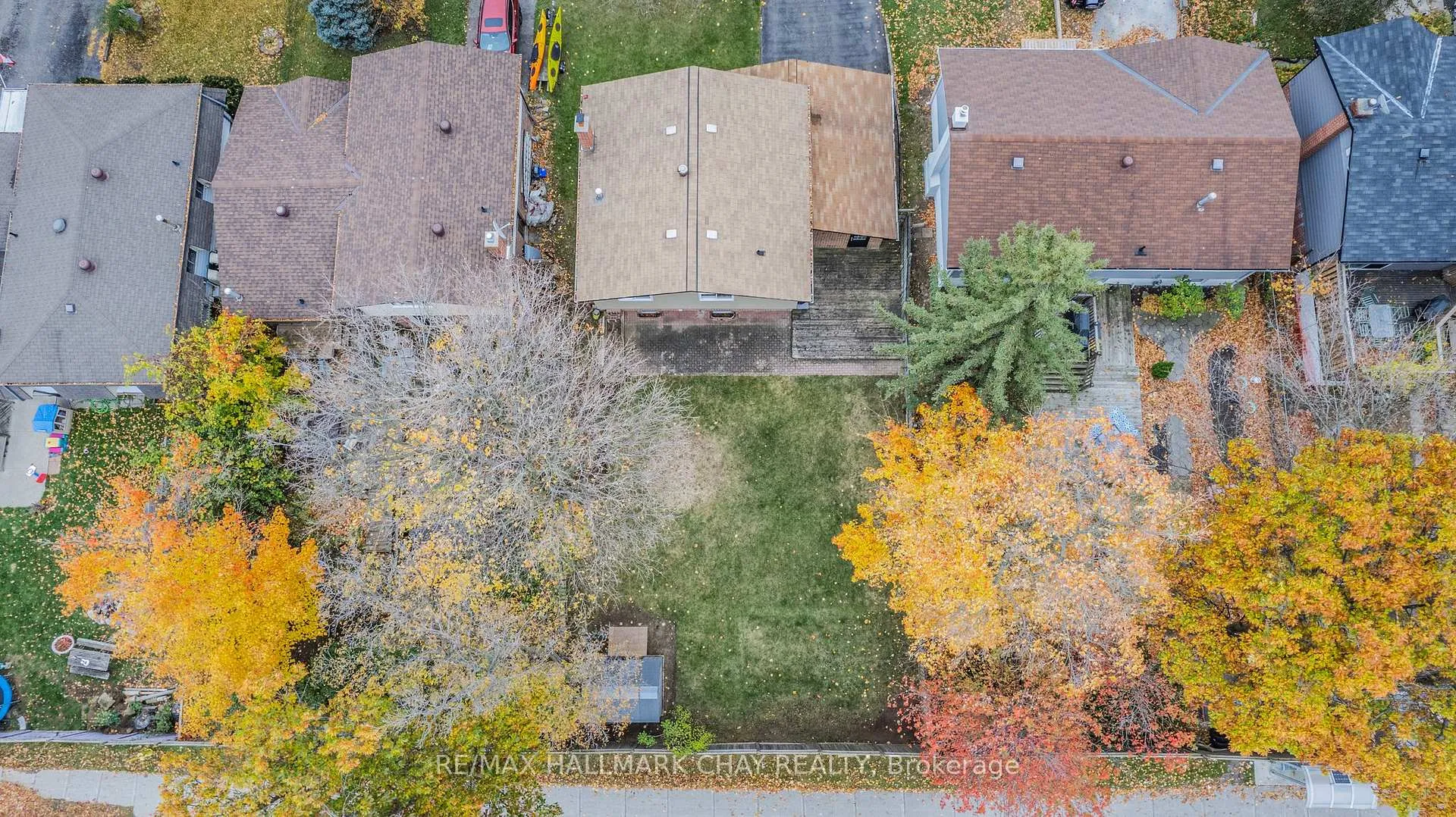 Photo 22 of 46 Farmingdale Crescent, Barrie, Cundles East — HOMEH
