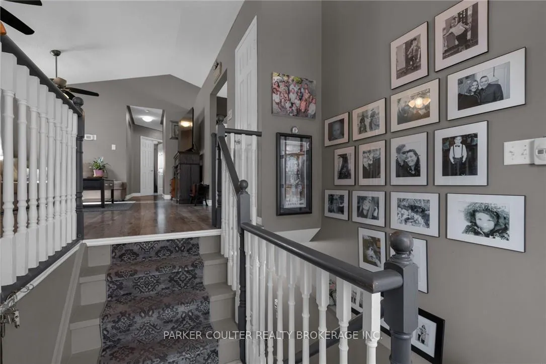 Photo 7 of 109 Copeman Crescent, Barrie, Painswick North — HOMEH