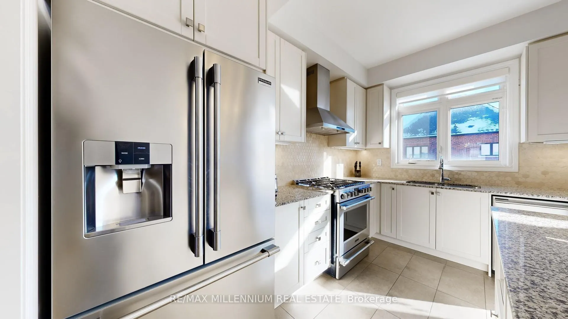 Photo 9 of 53 Zenith Avenue, Vaughan, Kleinburg — HOMEH