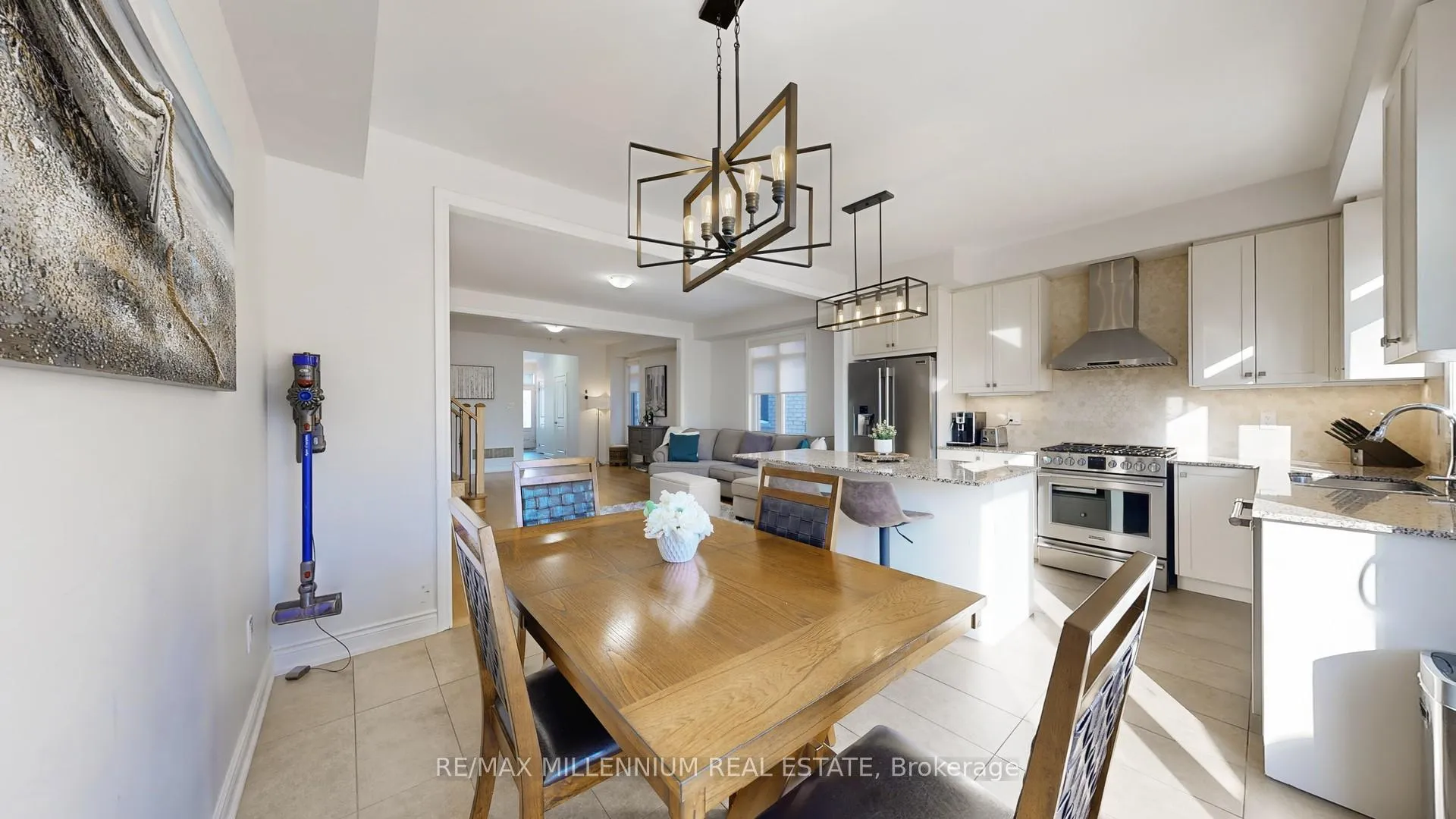 Photo 16 of 53 Zenith Avenue, Vaughan, Kleinburg — HOMEH