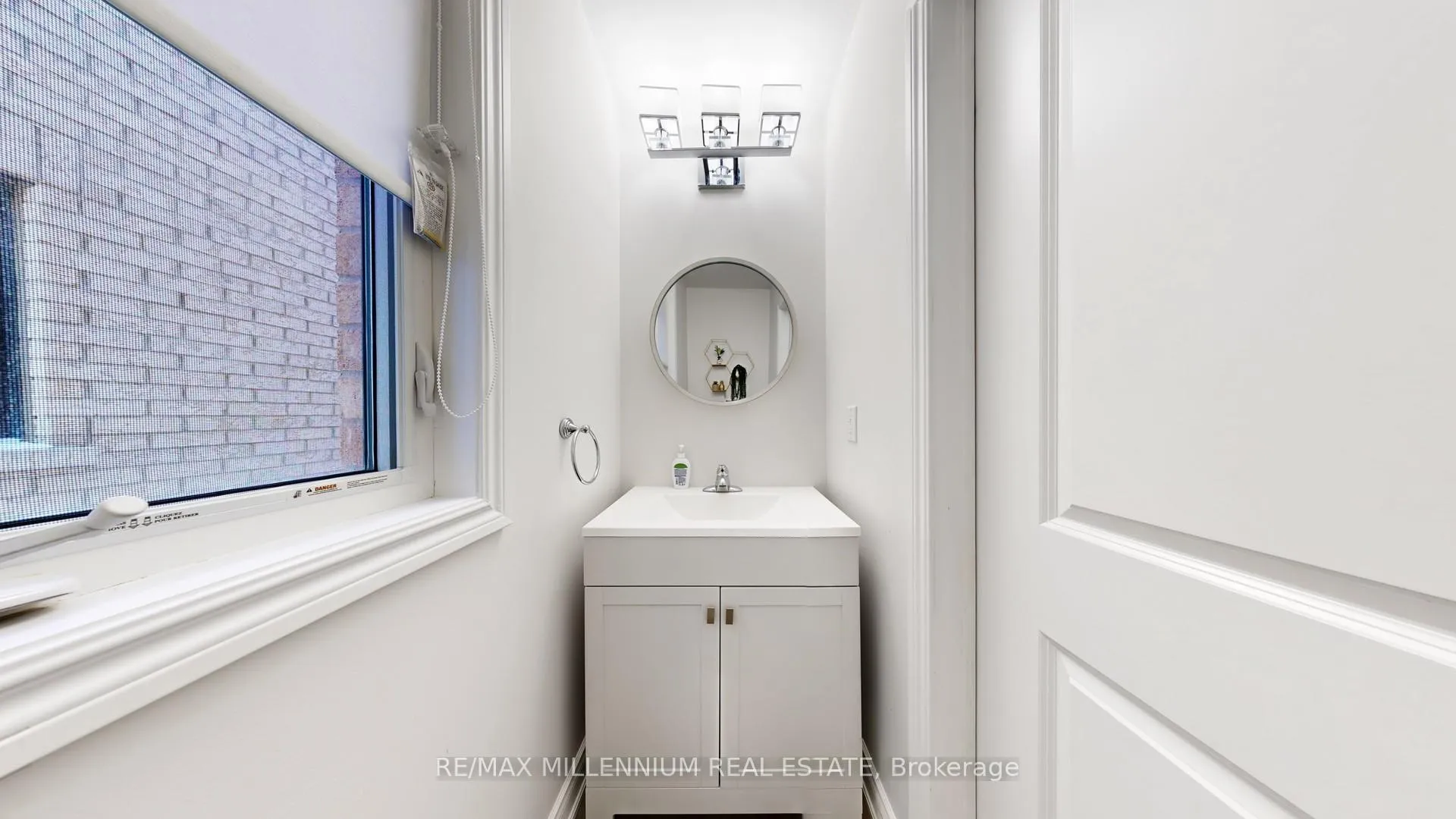 Photo 17 of 53 Zenith Avenue, Vaughan, Kleinburg — HOMEH