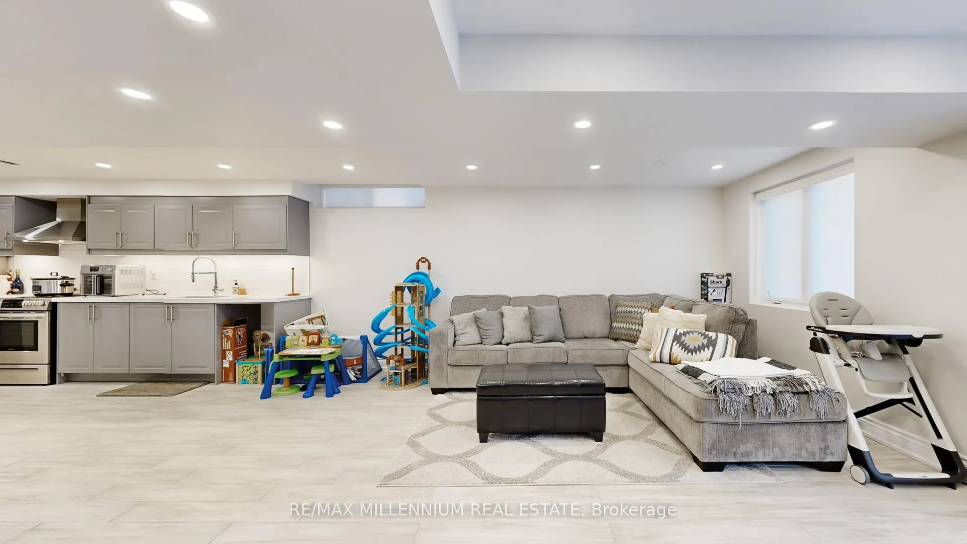 Photo 40 of 53 Zenith Avenue, Vaughan, Kleinburg — HOMEH
