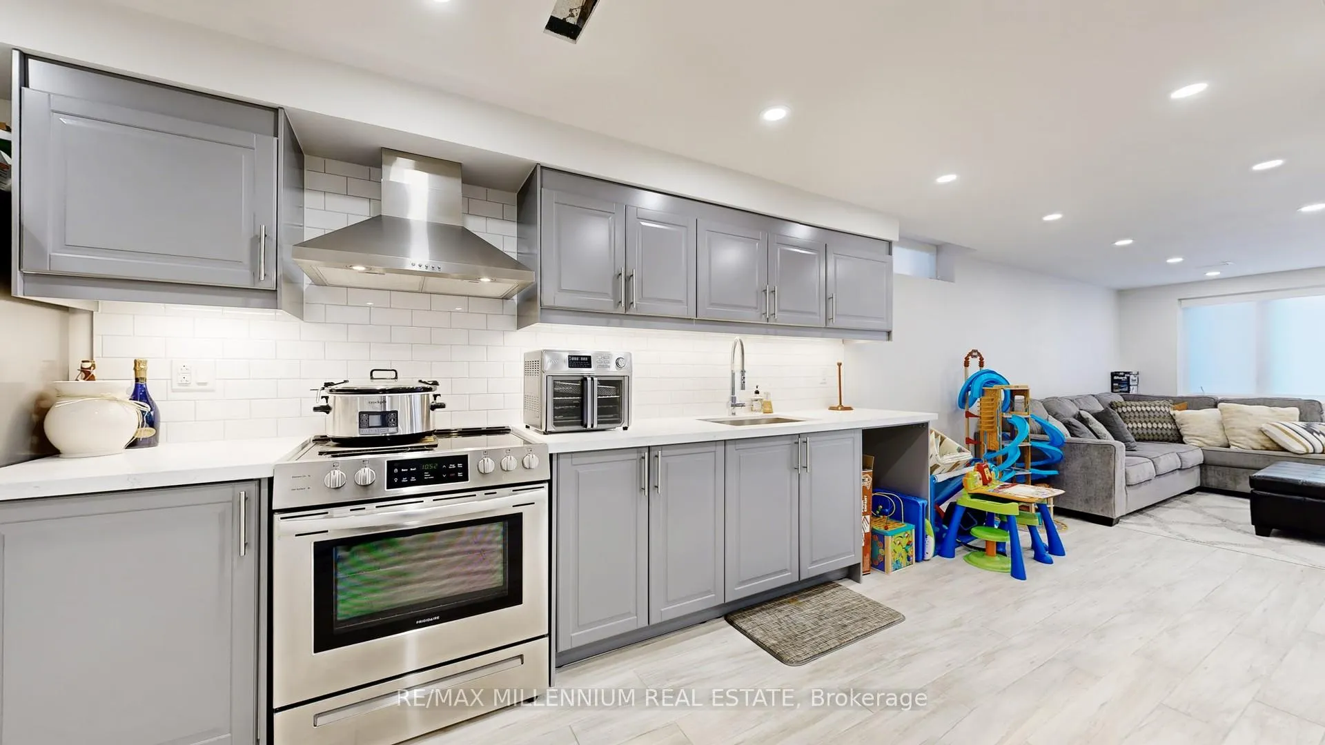 Photo 45 of 53 Zenith Avenue, Vaughan, Kleinburg — HOMEH