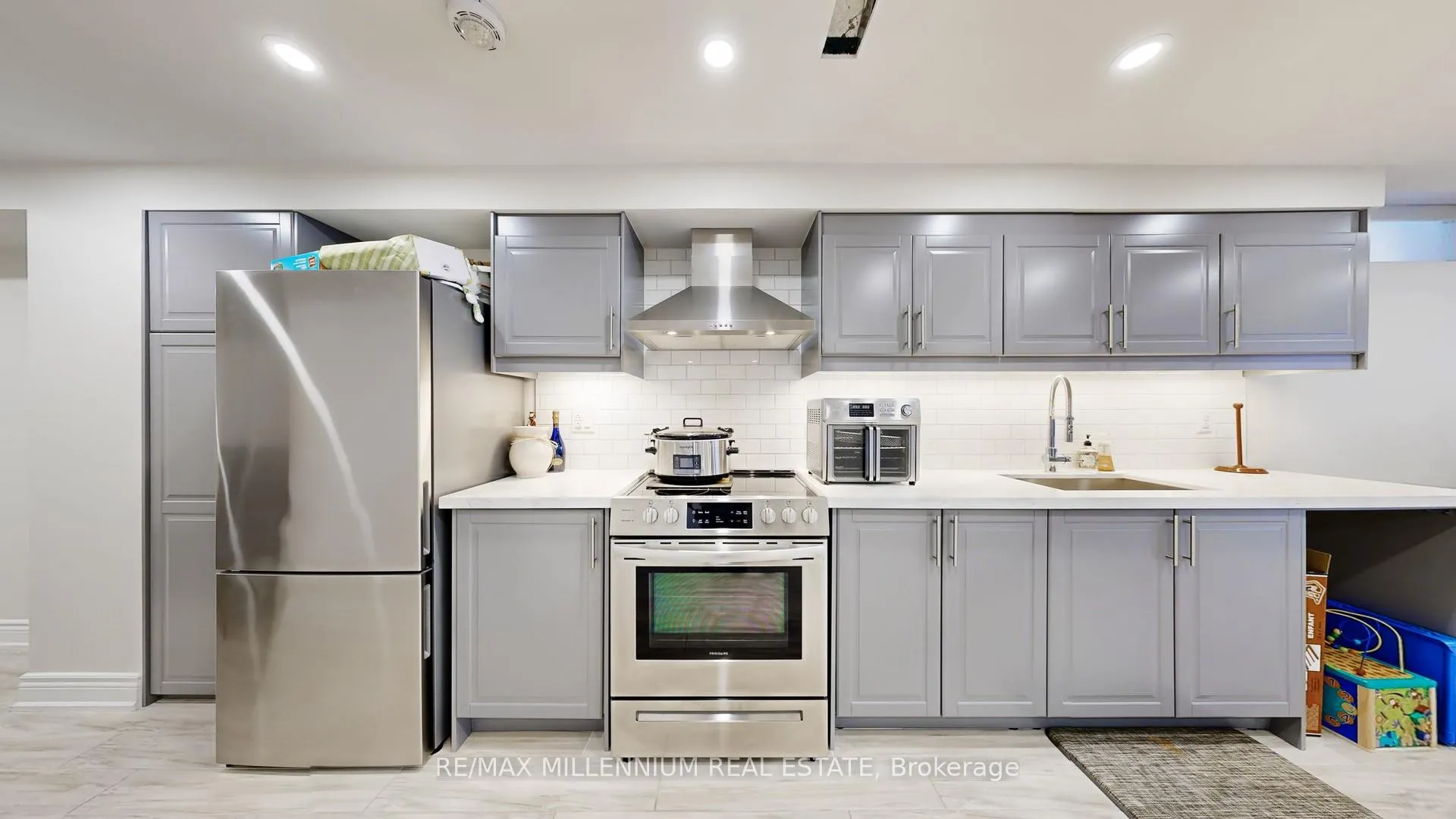 Photo 46 of 53 Zenith Avenue, Vaughan, Kleinburg — HOMEH