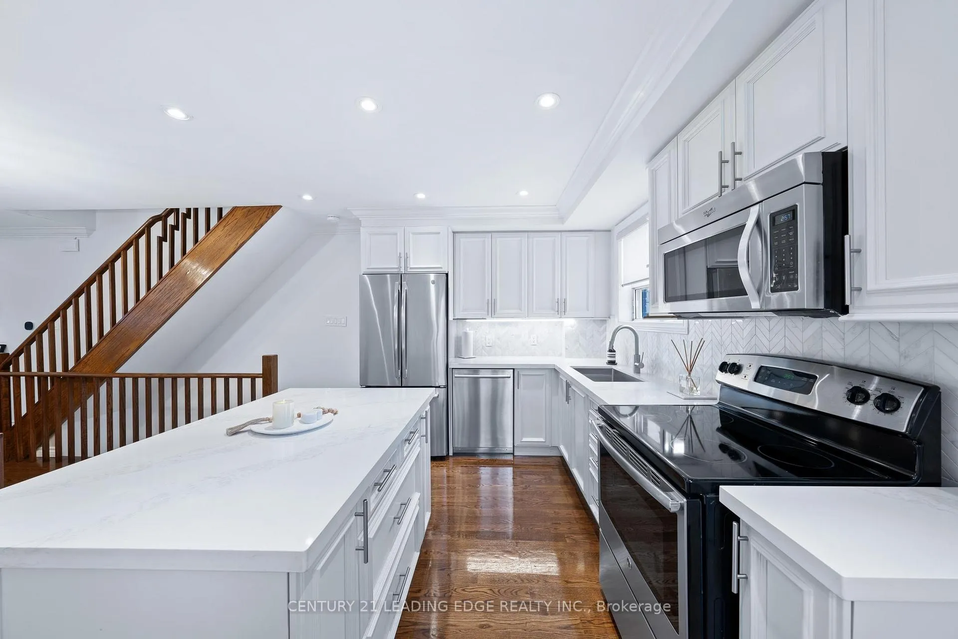 Photo 12 of 32 Mortimer Avenue, Toronto, Broadview North — HOMEH