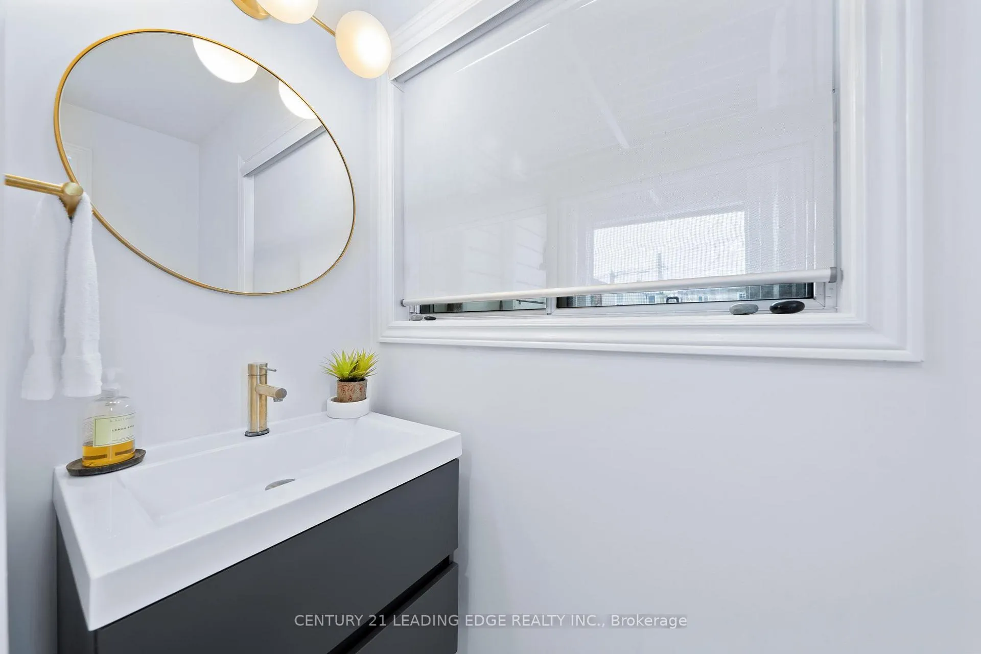 Photo 13 of 32 Mortimer Avenue, Toronto, Broadview North — HOMEH