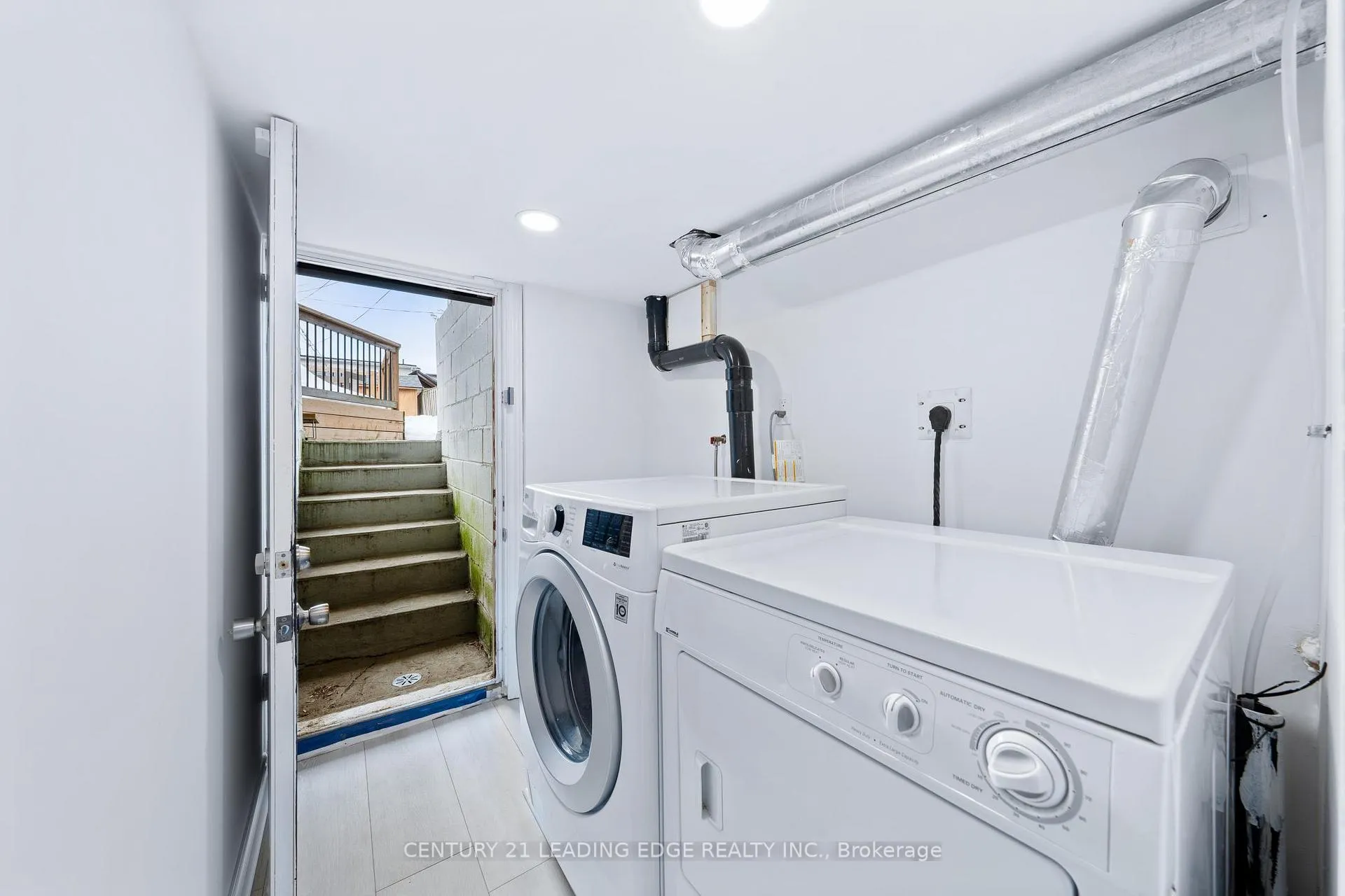 Photo 31 of 32 Mortimer Avenue, Toronto, Broadview North — HOMEH