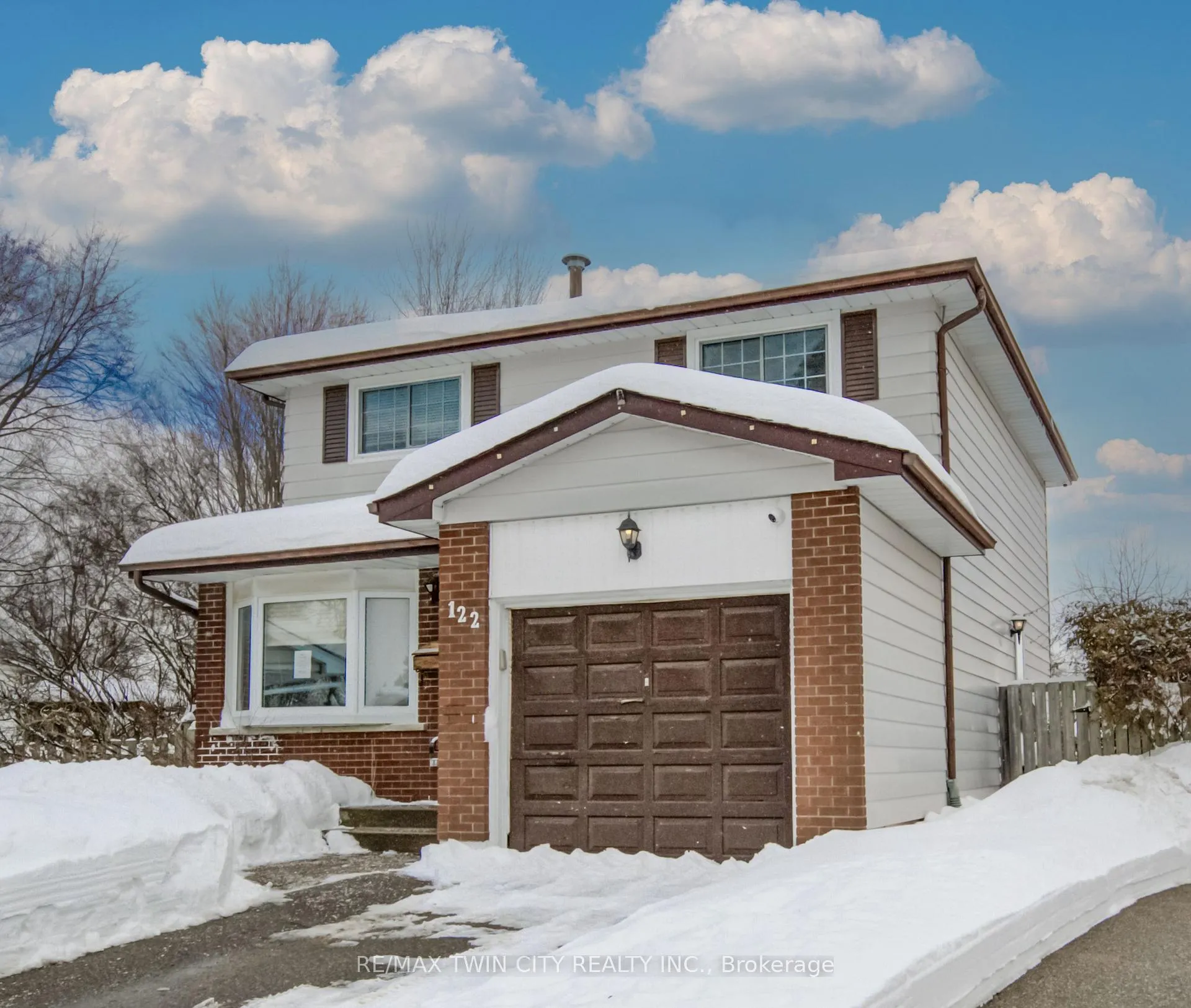 Photo 1 of 122 Forest Glen Crescent, Kitchener — HOMEH