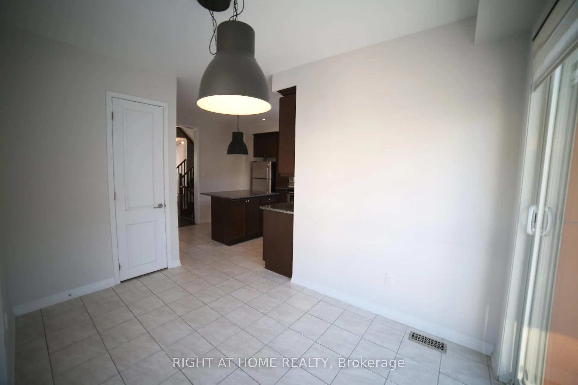 Photo 13 of Unit 33, 3019 Creekshore Common, Oakville, Glenorchy — HOMEH