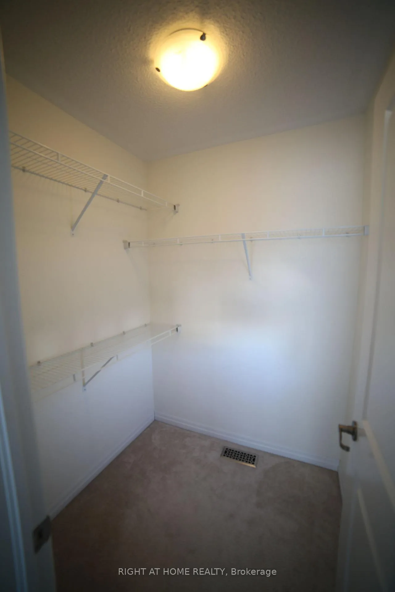 Photo 18 of Unit 33, 3019 Creekshore Common, Oakville, Glenorchy — HOMEH