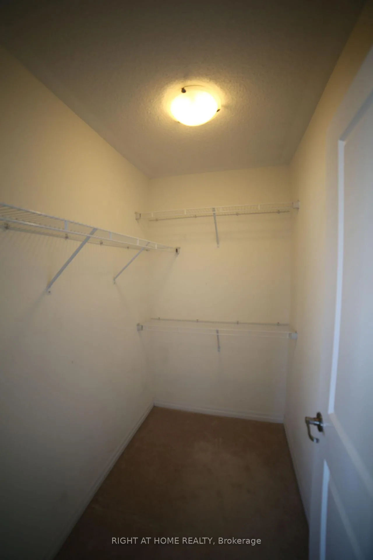 Photo 19 of Unit 33, 3019 Creekshore Common, Oakville, Glenorchy — HOMEH