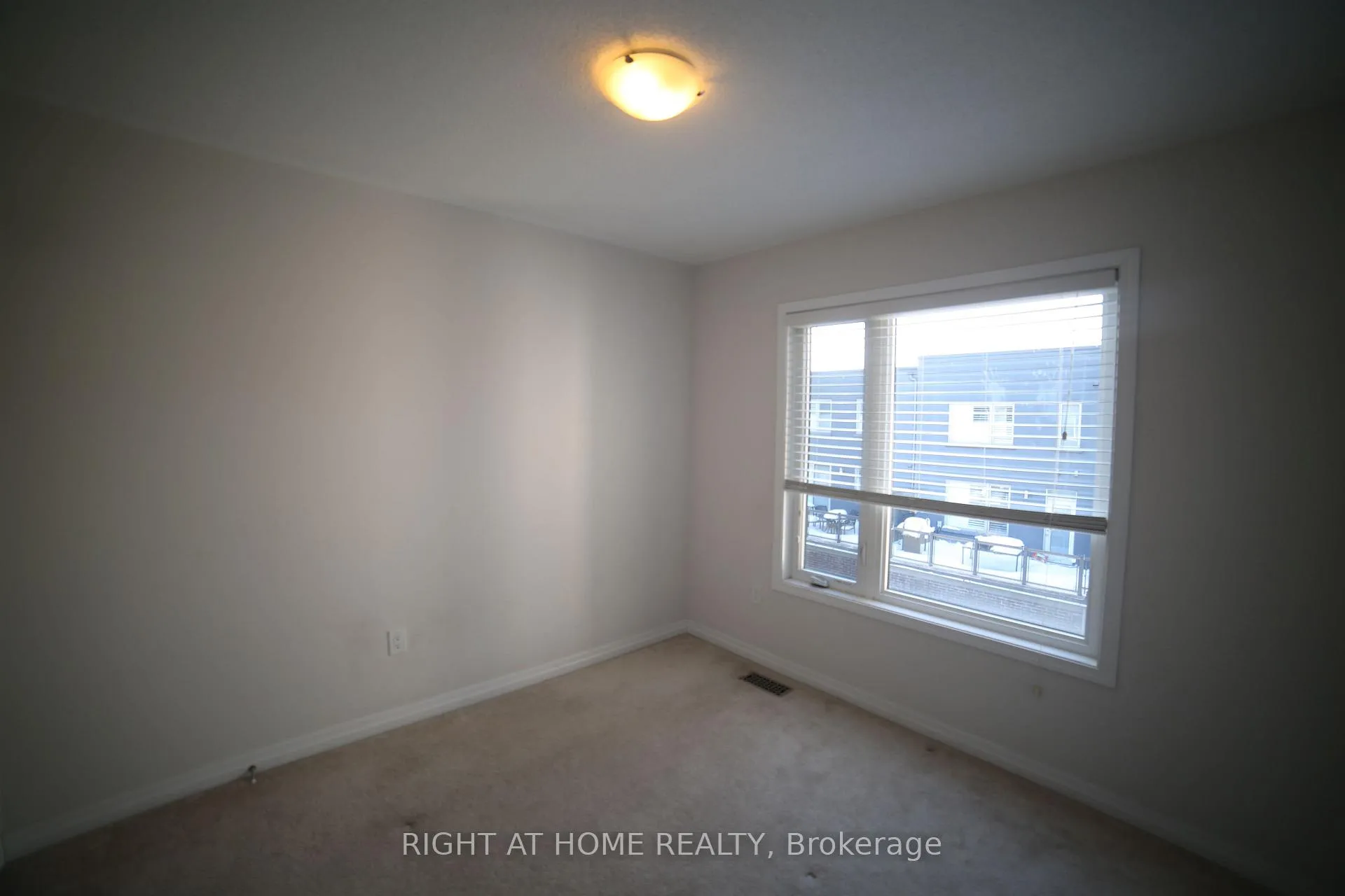Photo 22 of Unit 33, 3019 Creekshore Common, Oakville, Glenorchy — HOMEH