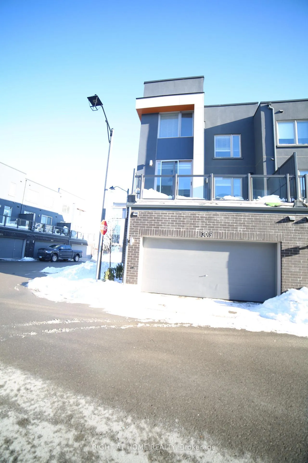 Photo 25 of Unit 33, 3019 Creekshore Common, Oakville, Glenorchy — HOMEH