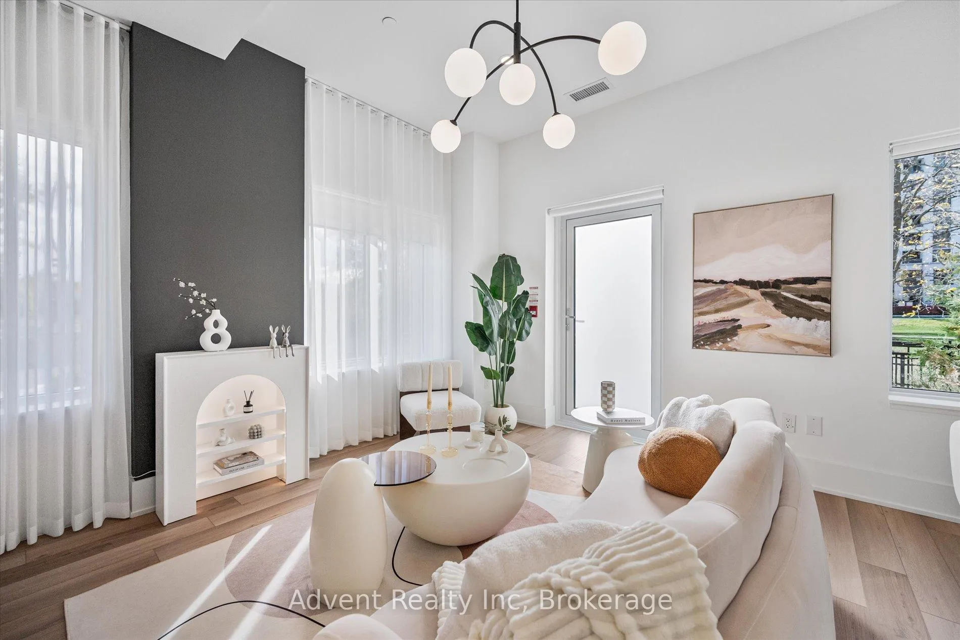 Photo 4 of Unit 127W, 8 Cedarland Drive, Markham, Unionville — HOMEH