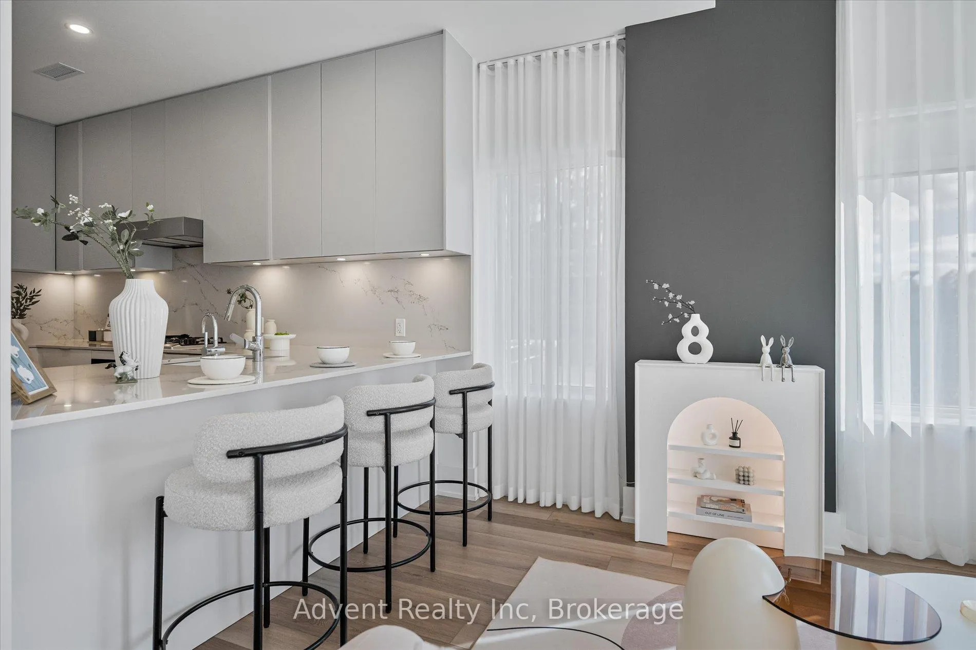Photo 9 of Unit 127W, 8 Cedarland Drive, Markham, Unionville — HOMEH