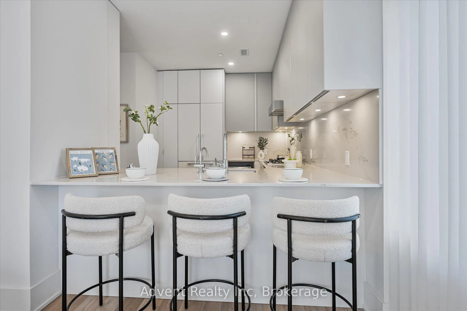 Photo 10 of Unit 127W, 8 Cedarland Drive, Markham, Unionville — HOMEH