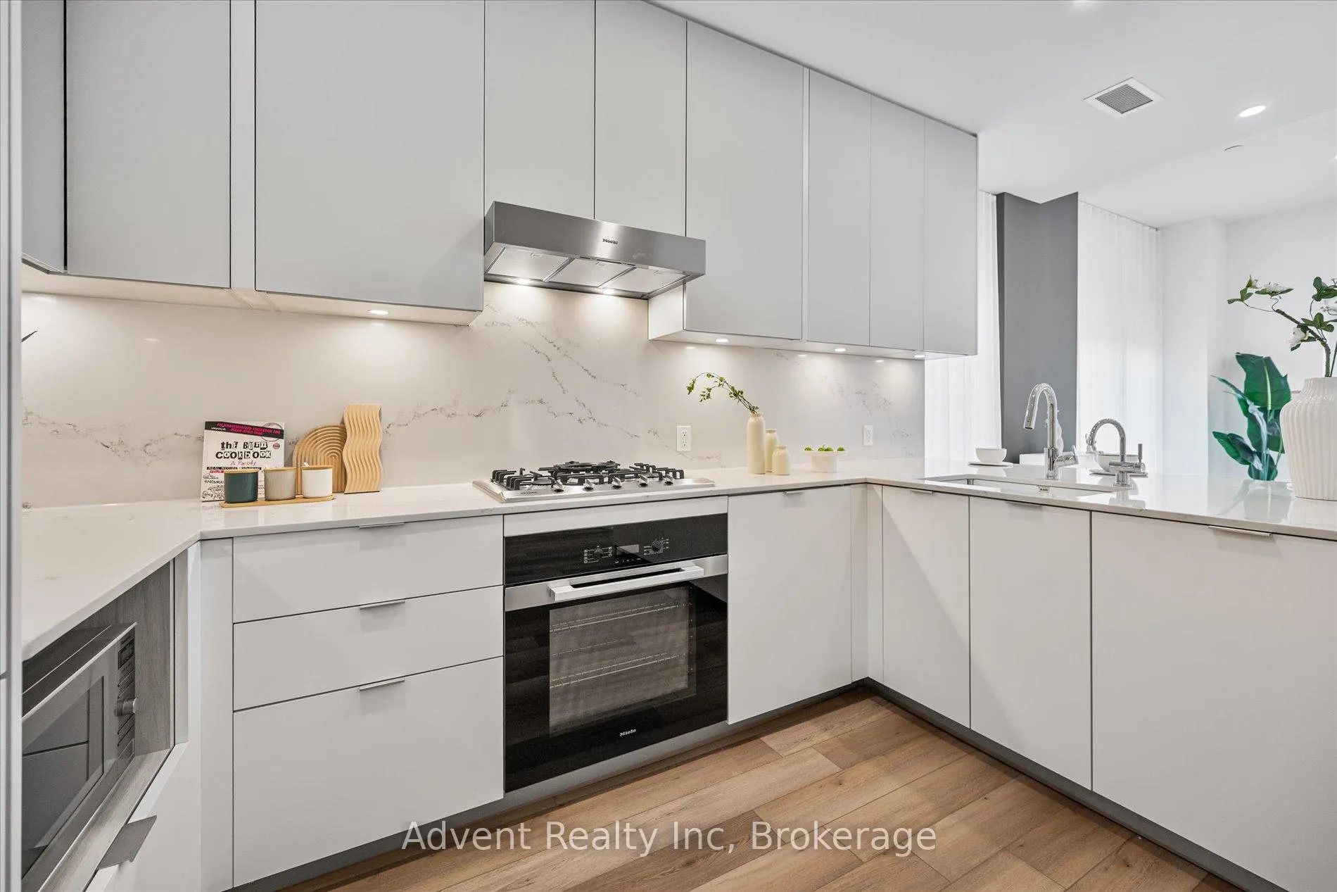 Photo 12 of Unit 127W, 8 Cedarland Drive, Markham, Unionville — HOMEH