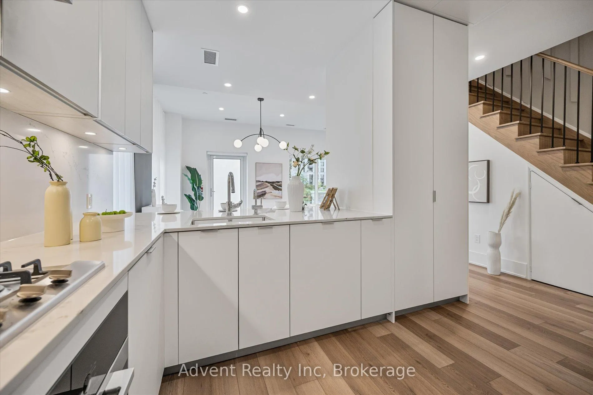 Photo 13 of Unit 127W, 8 Cedarland Drive, Markham, Unionville — HOMEH
