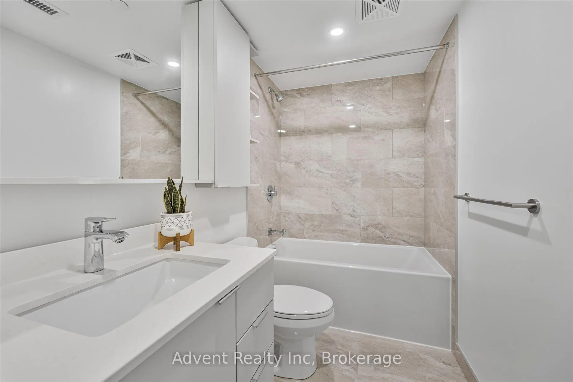 Photo 22 of Unit 127W, 8 Cedarland Drive, Markham, Unionville — HOMEH