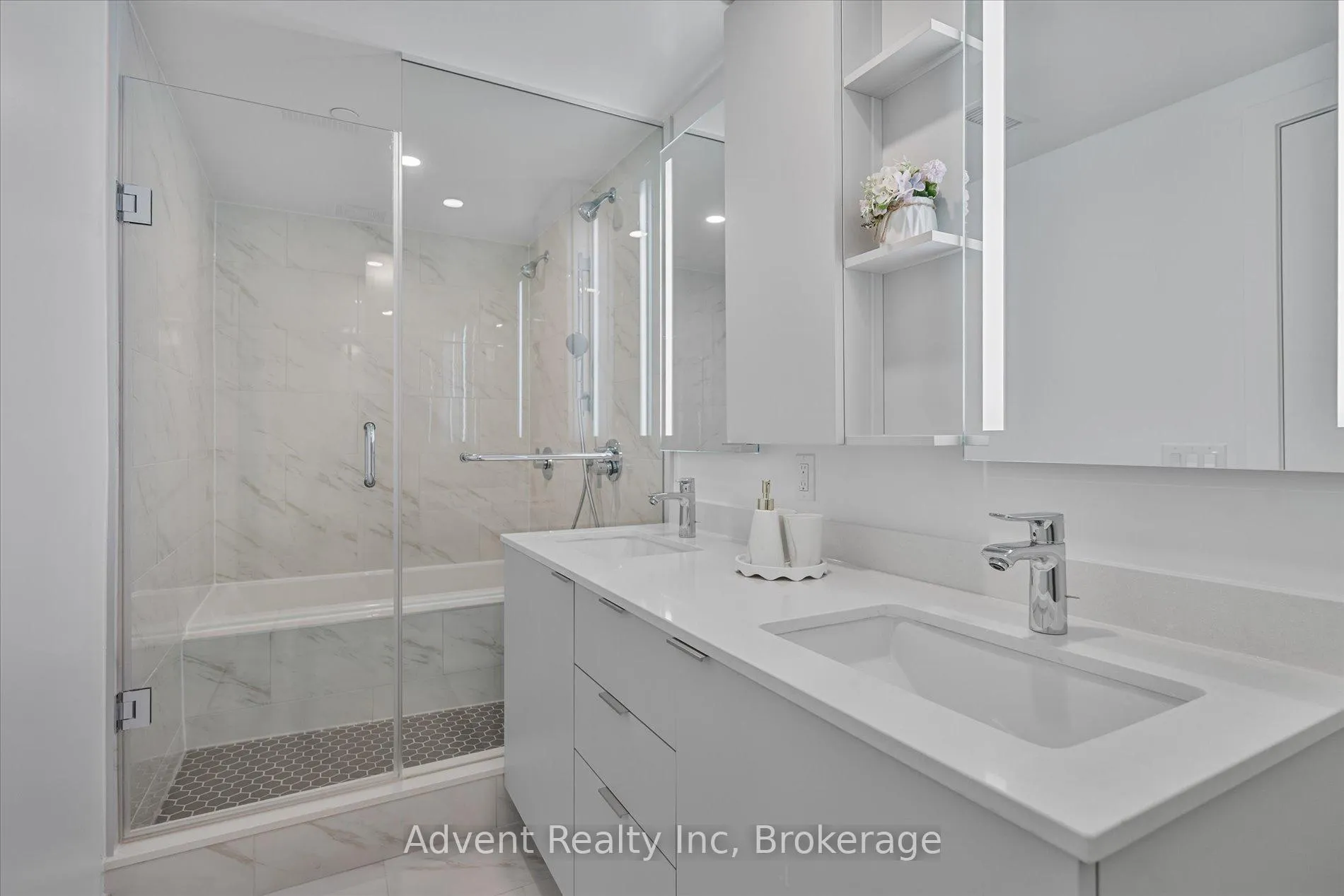 Photo 27 of Unit 127W, 8 Cedarland Drive, Markham, Unionville — HOMEH