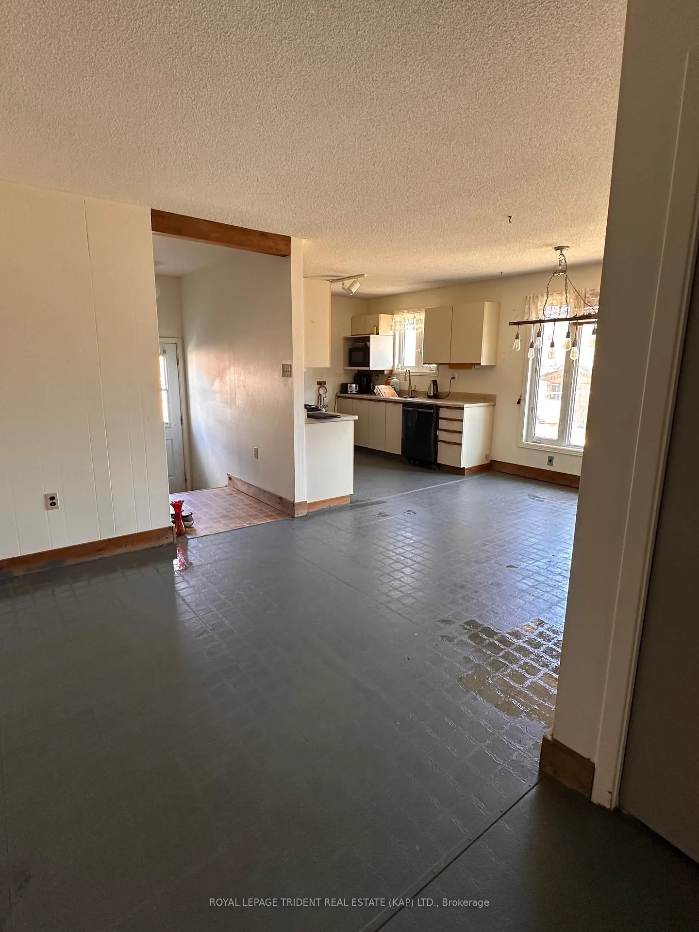 Photo 6 of 23 Kennedy Avenue, Kapuskasing — HOMEH