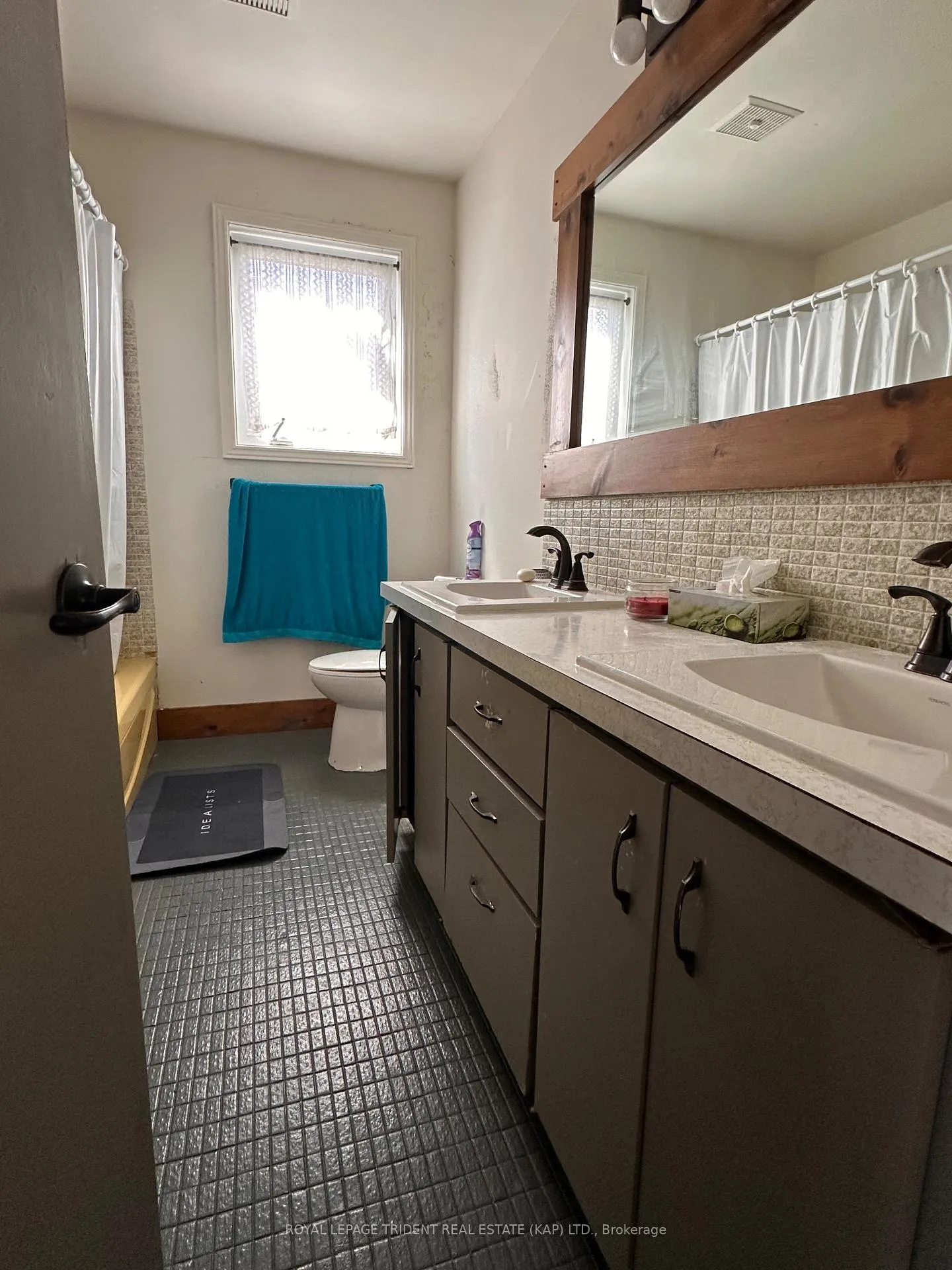 Photo 11 of 23 Kennedy Avenue, Kapuskasing — HOMEH