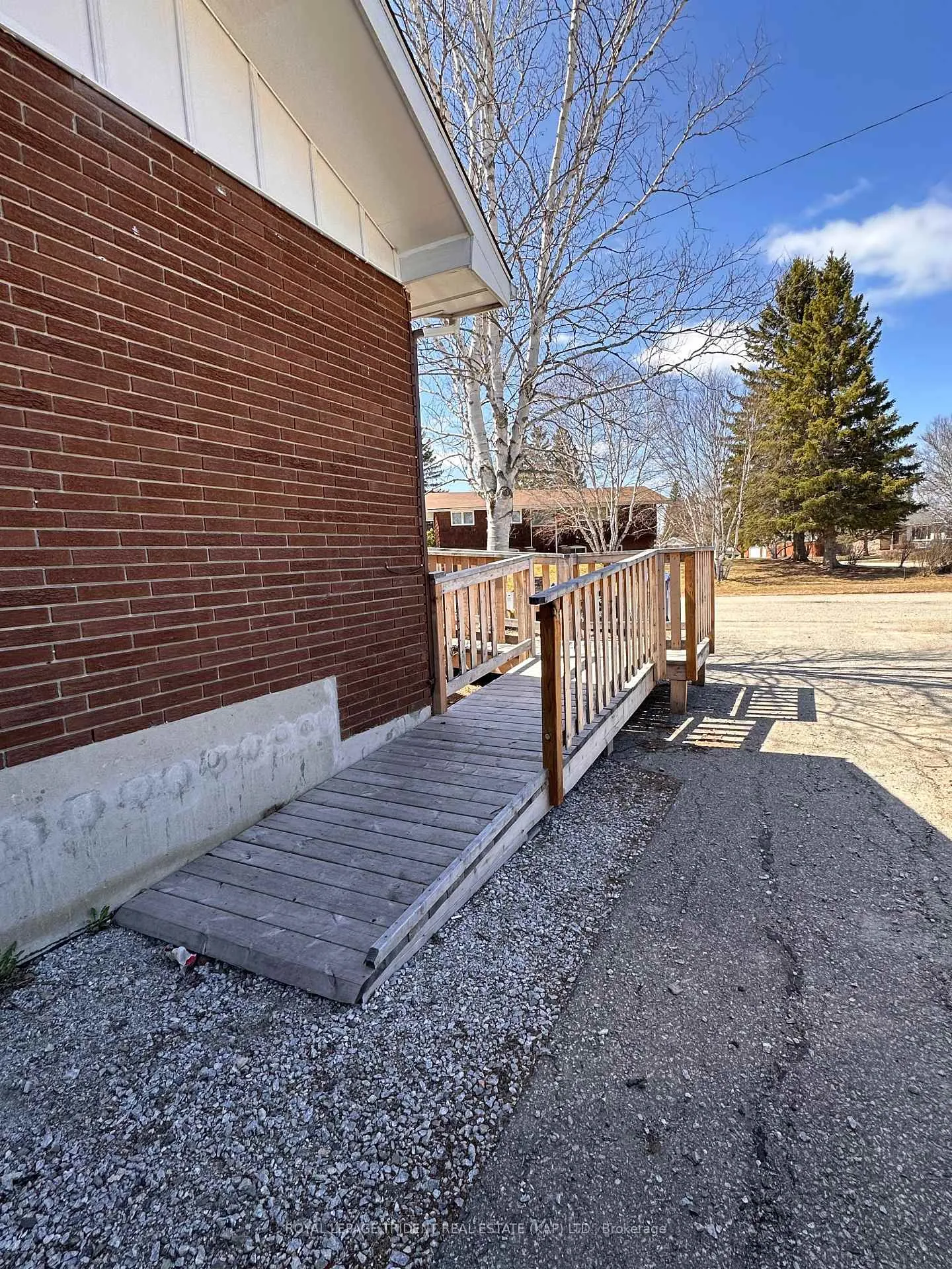 Photo 32 of 23 Kennedy Avenue, Kapuskasing — HOMEH