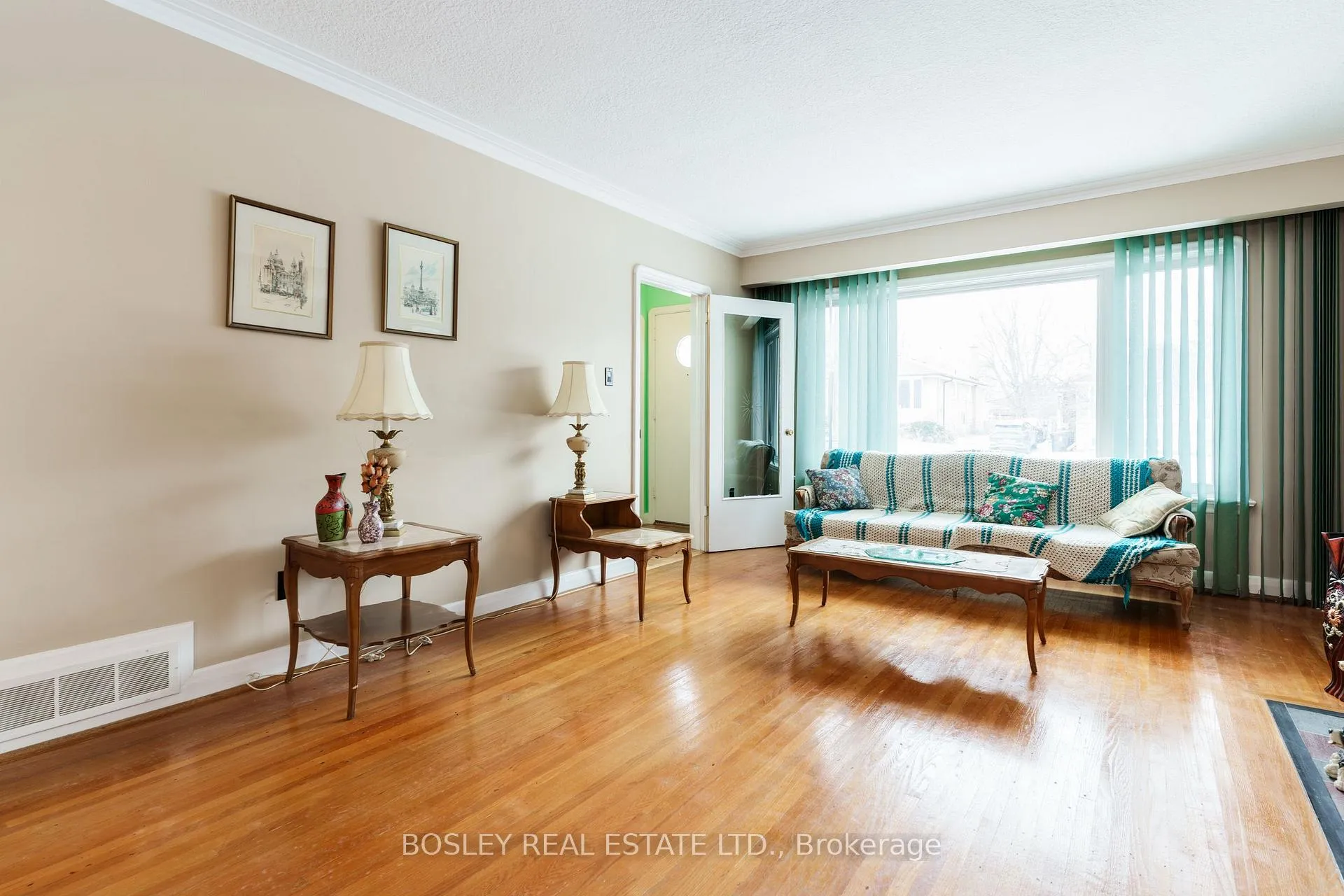 Photo 10 of 7 Scranton Road, Scarborough, Woburn — HOMEH