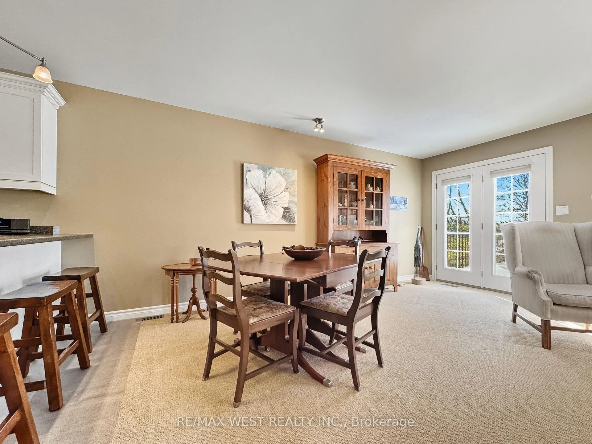 Photo 5 of Unit 2, 59 Orchard Way, Prince Edward County, Sophiasburg Ward — HOMEH