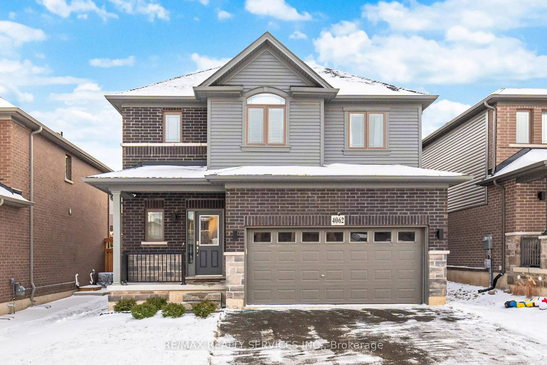 Photo 1 of 4062 Thomas Street, Lincoln, Beamsville — HOMEH