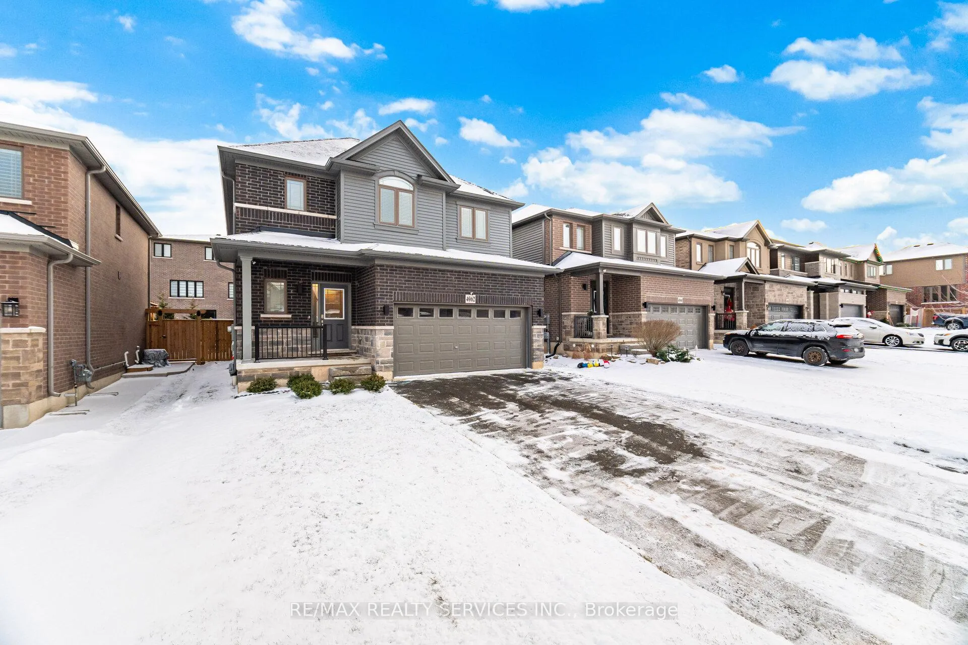 Photo 2 of 4062 Thomas Street, Lincoln, Beamsville — HOMEH