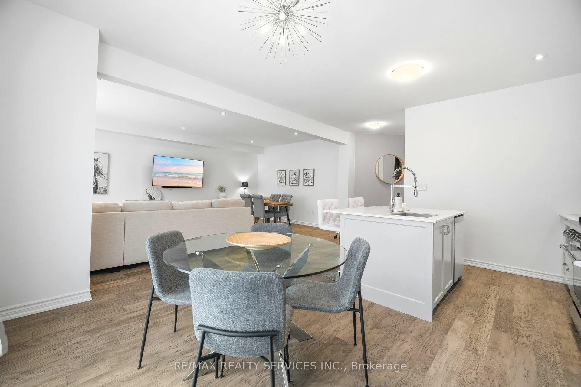 Photo 12 of 4062 Thomas Street, Lincoln, Beamsville — HOMEH