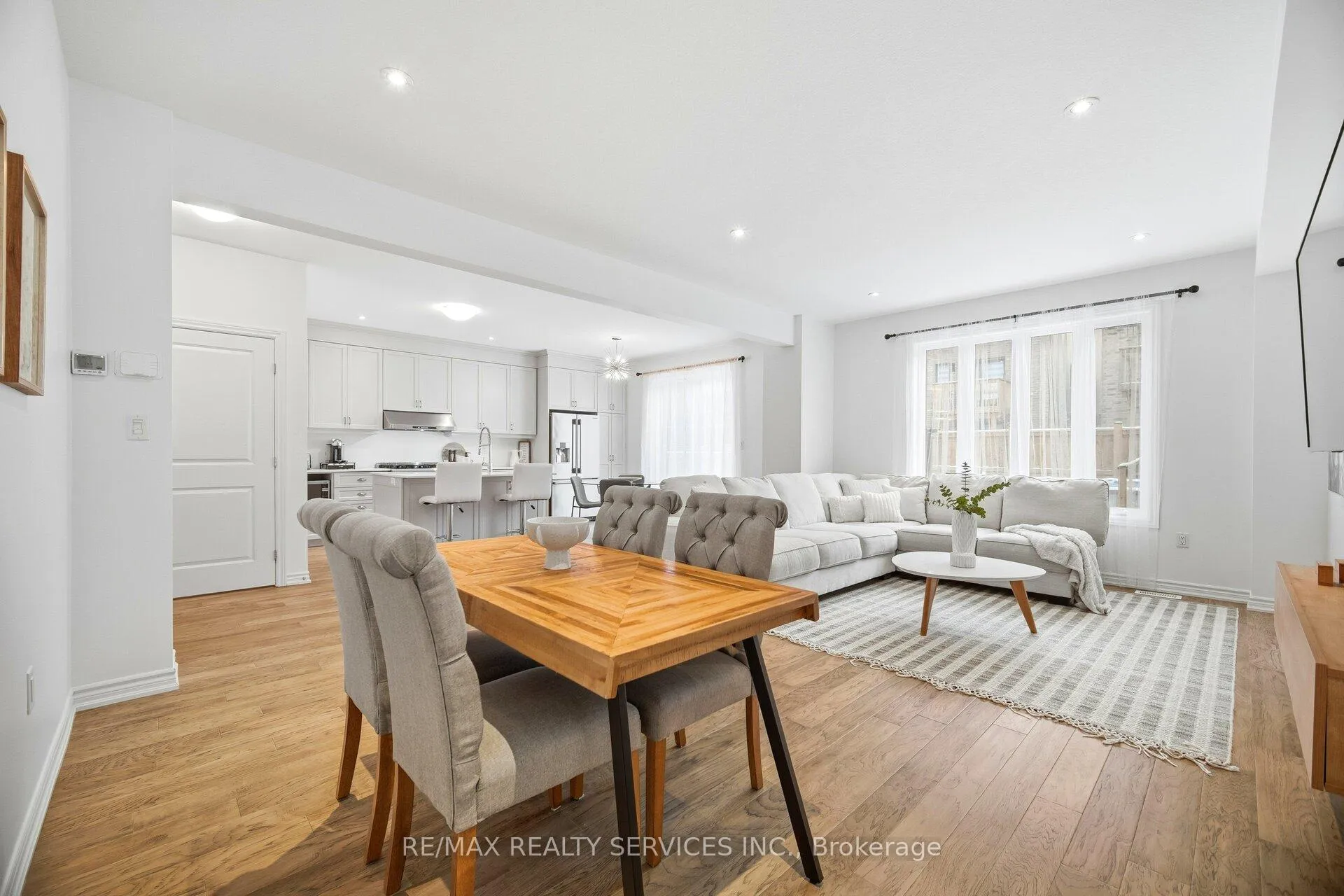 Photo 14 of 4062 Thomas Street, Lincoln, Beamsville — HOMEH