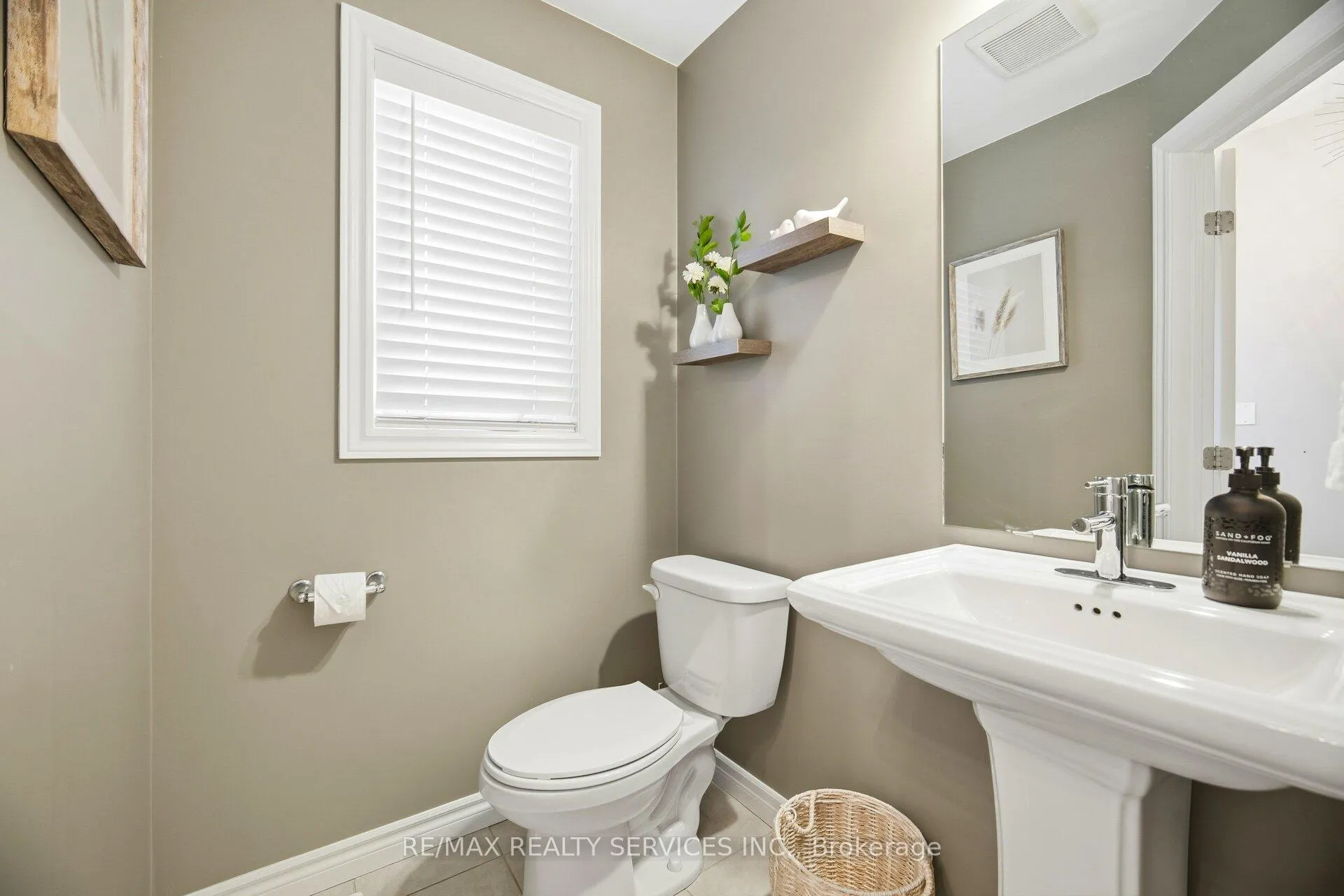 Photo 19 of 4062 Thomas Street, Lincoln, Beamsville — HOMEH