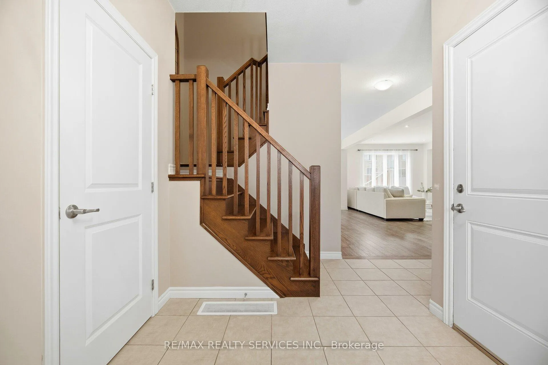 Photo 20 of 4062 Thomas Street, Lincoln, Beamsville — HOMEH