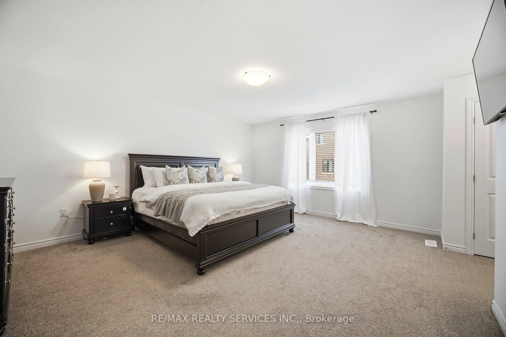 Photo 23 of 4062 Thomas Street, Lincoln, Beamsville — HOMEH
