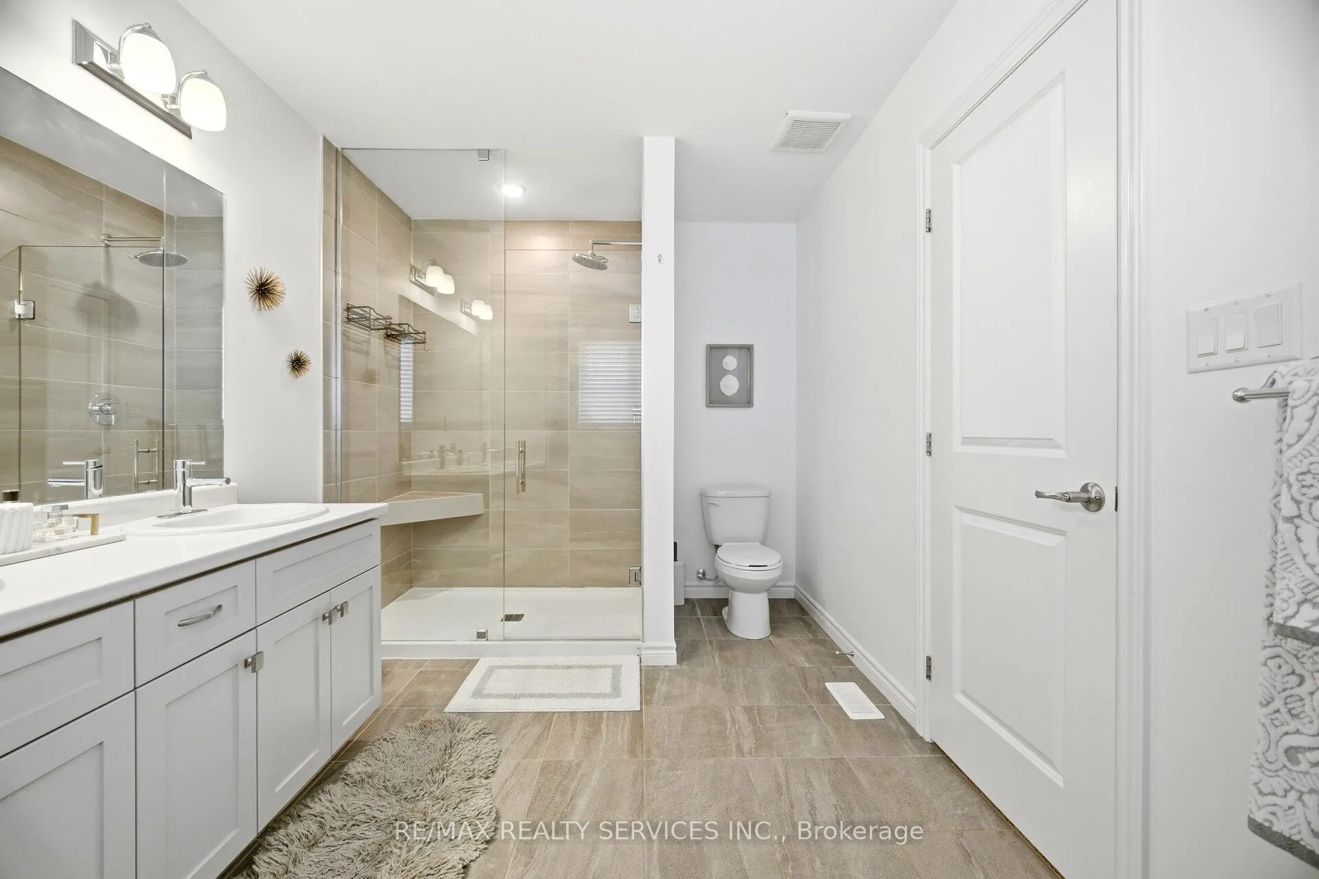 Photo 27 of 4062 Thomas Street, Lincoln, Beamsville — HOMEH