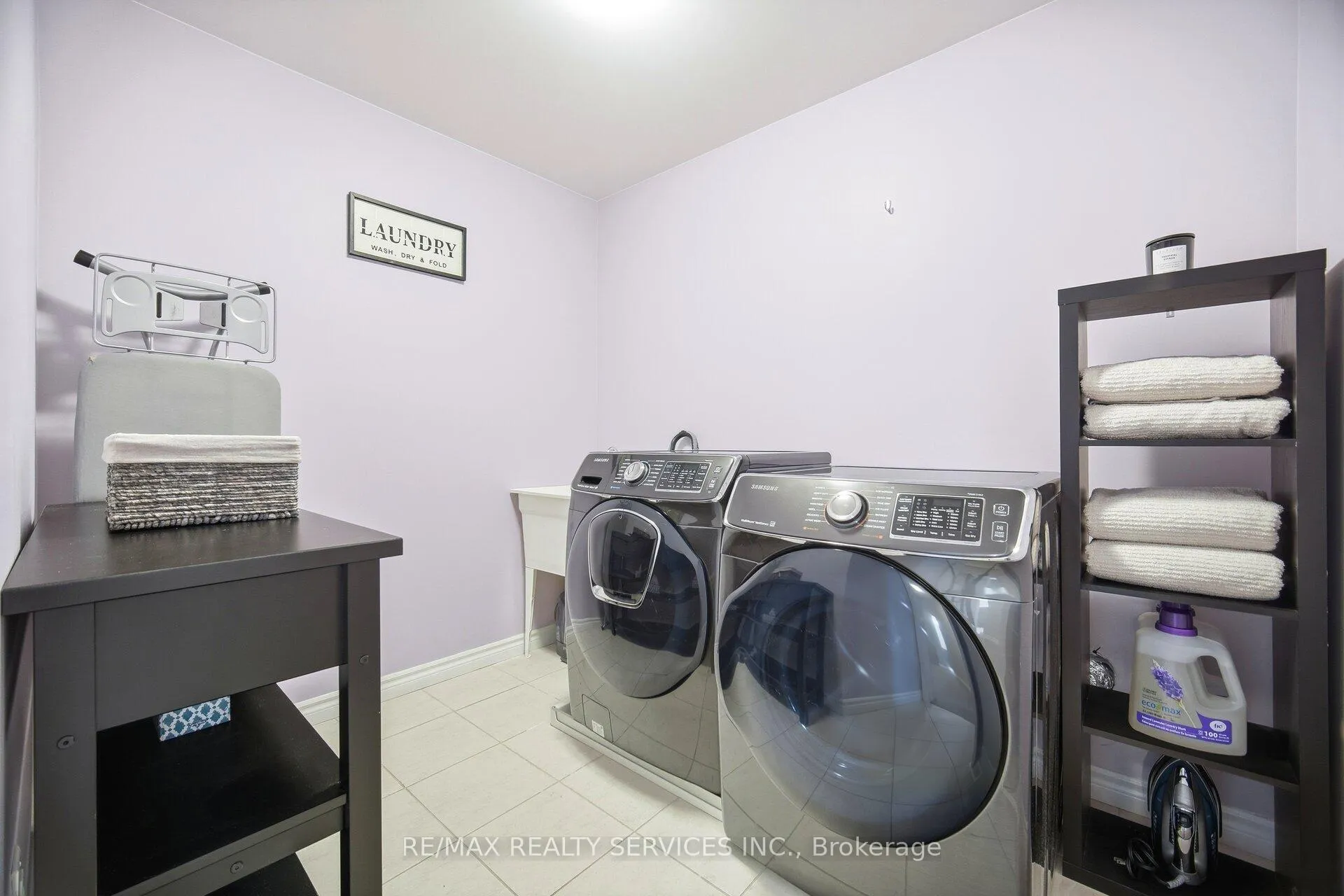 Photo 34 of 4062 Thomas Street, Lincoln, Beamsville — HOMEH